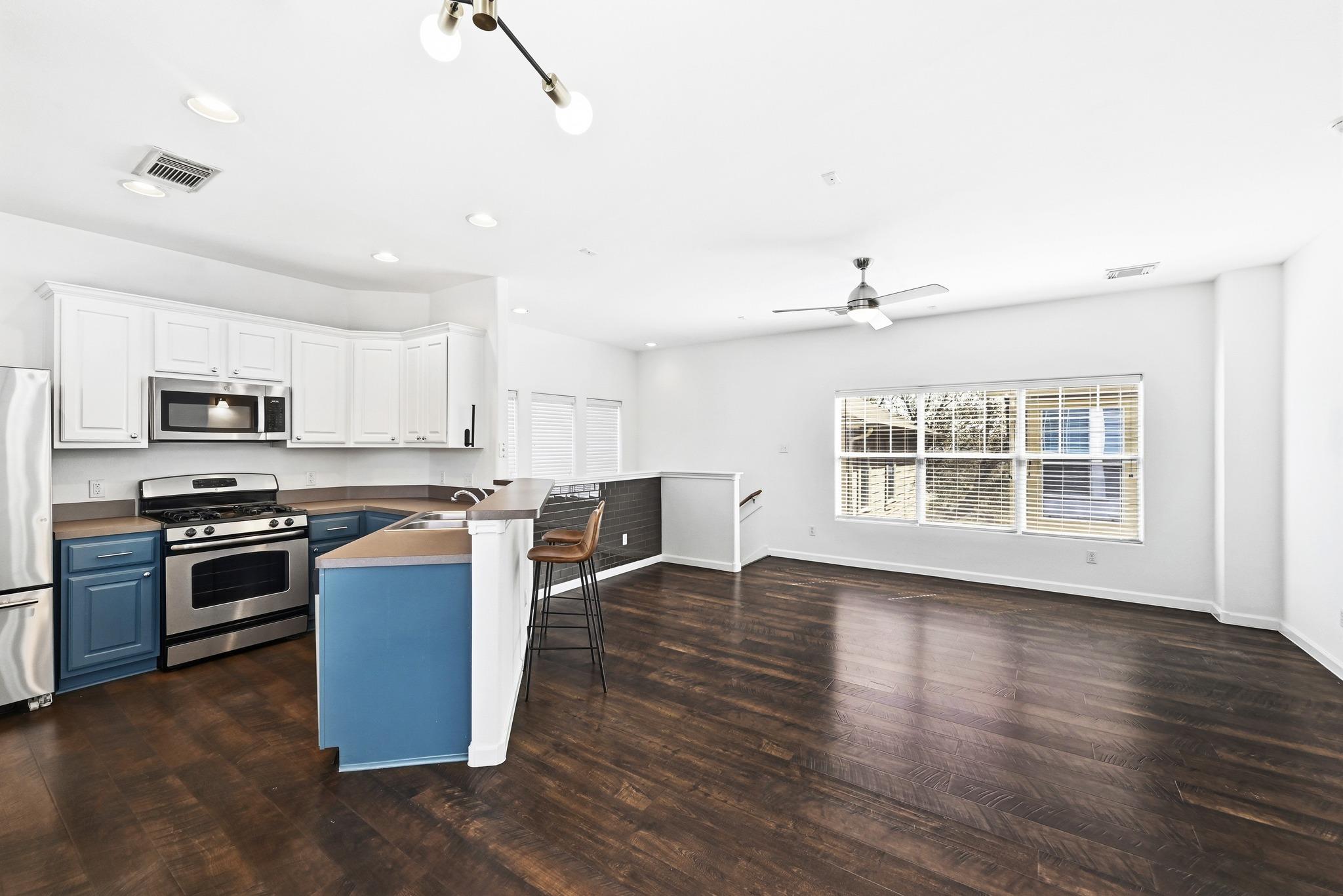 2821 Saville Loop # 21C, Austin, TX 78741