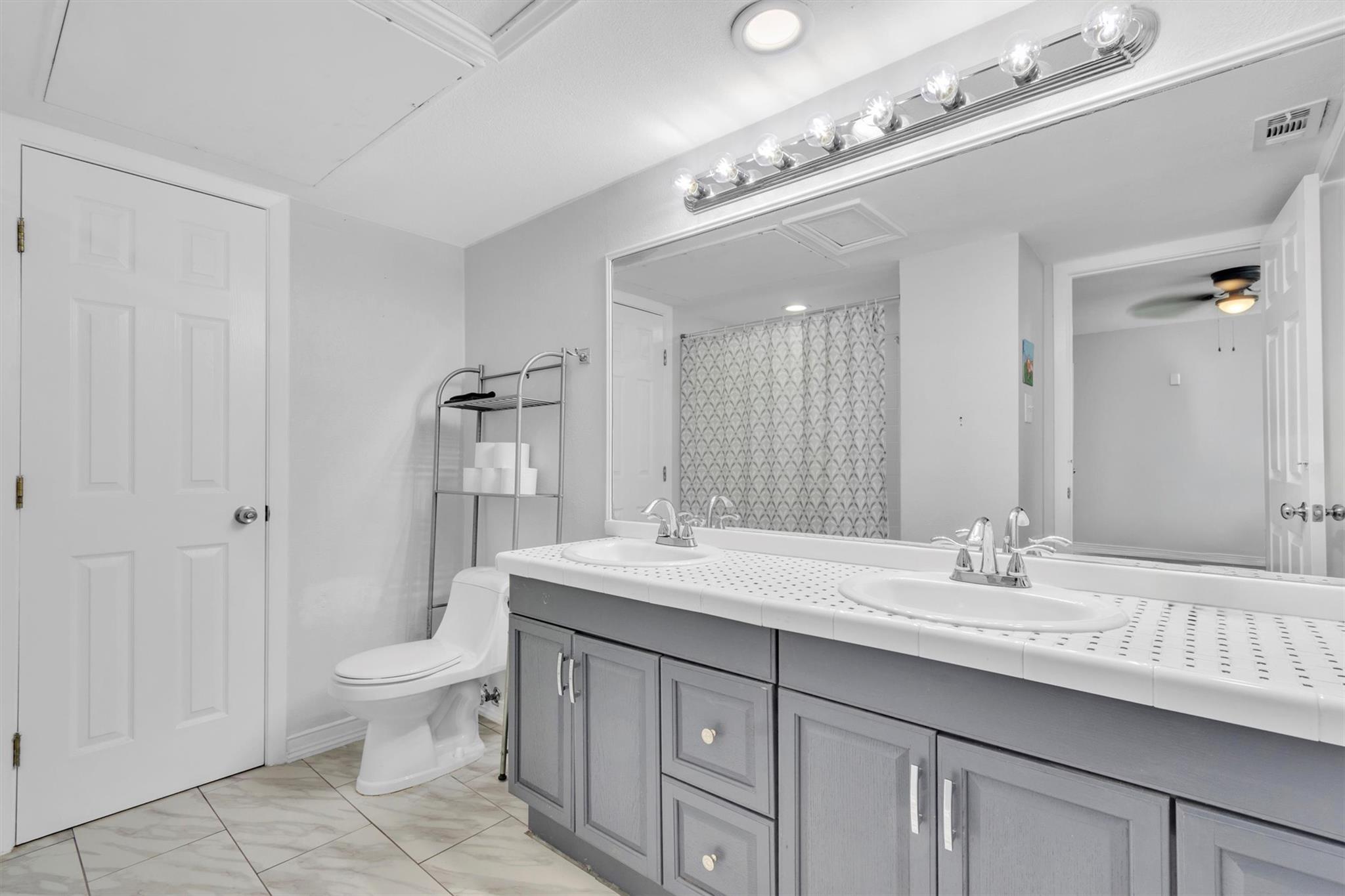 2612 San Pedro St # 209, Austin, TX 78705