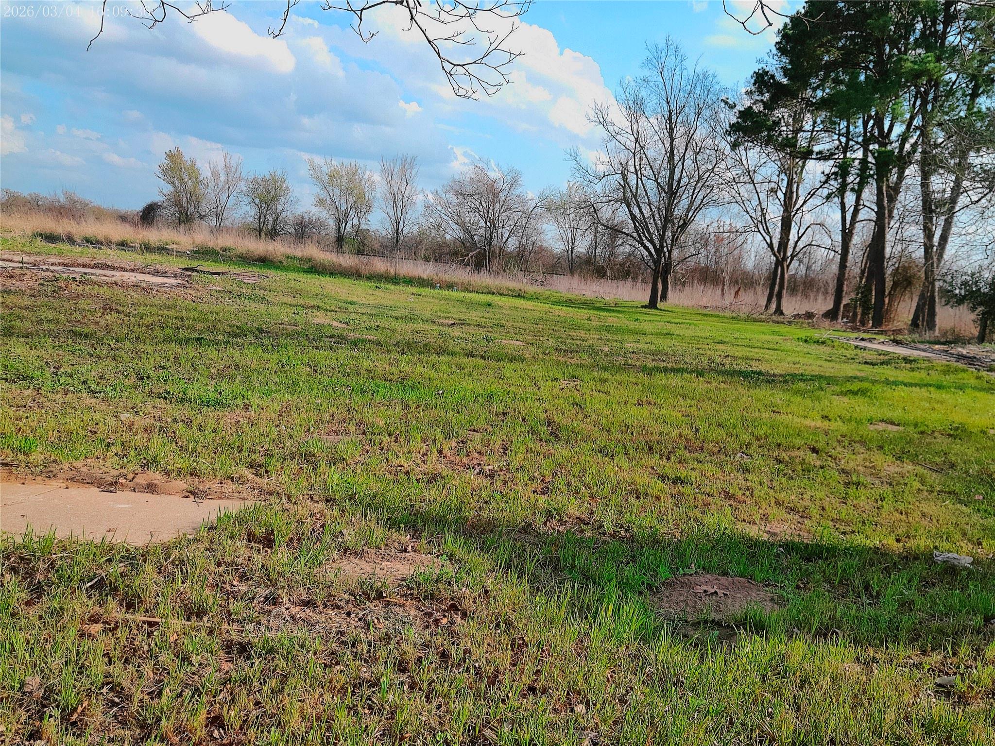 1304 E Cameron Ave, Rockdale, TX 76567