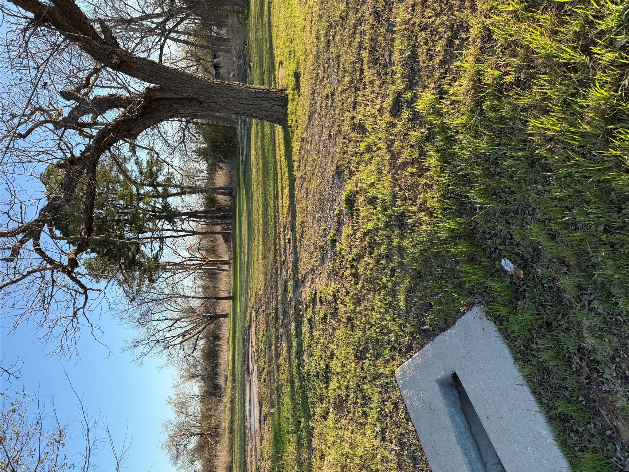 1304 E Cameron Ave, Rockdale, TX 76567