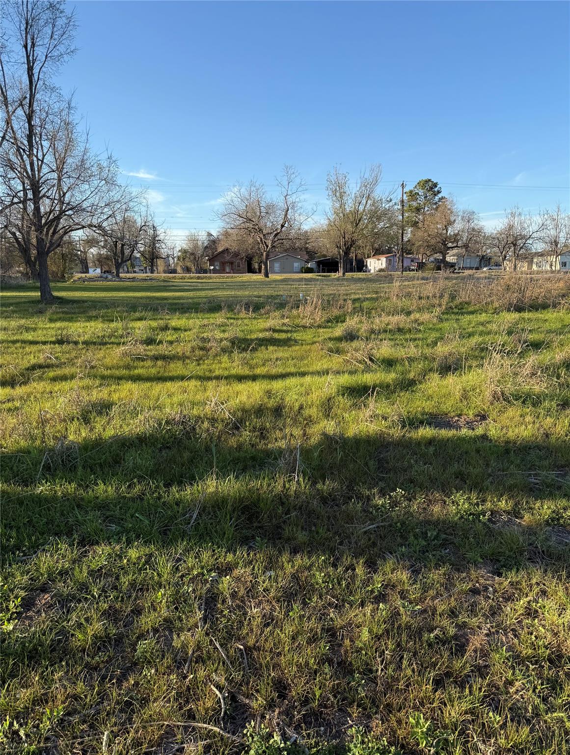 1304 E Cameron Ave, Rockdale, TX 76567