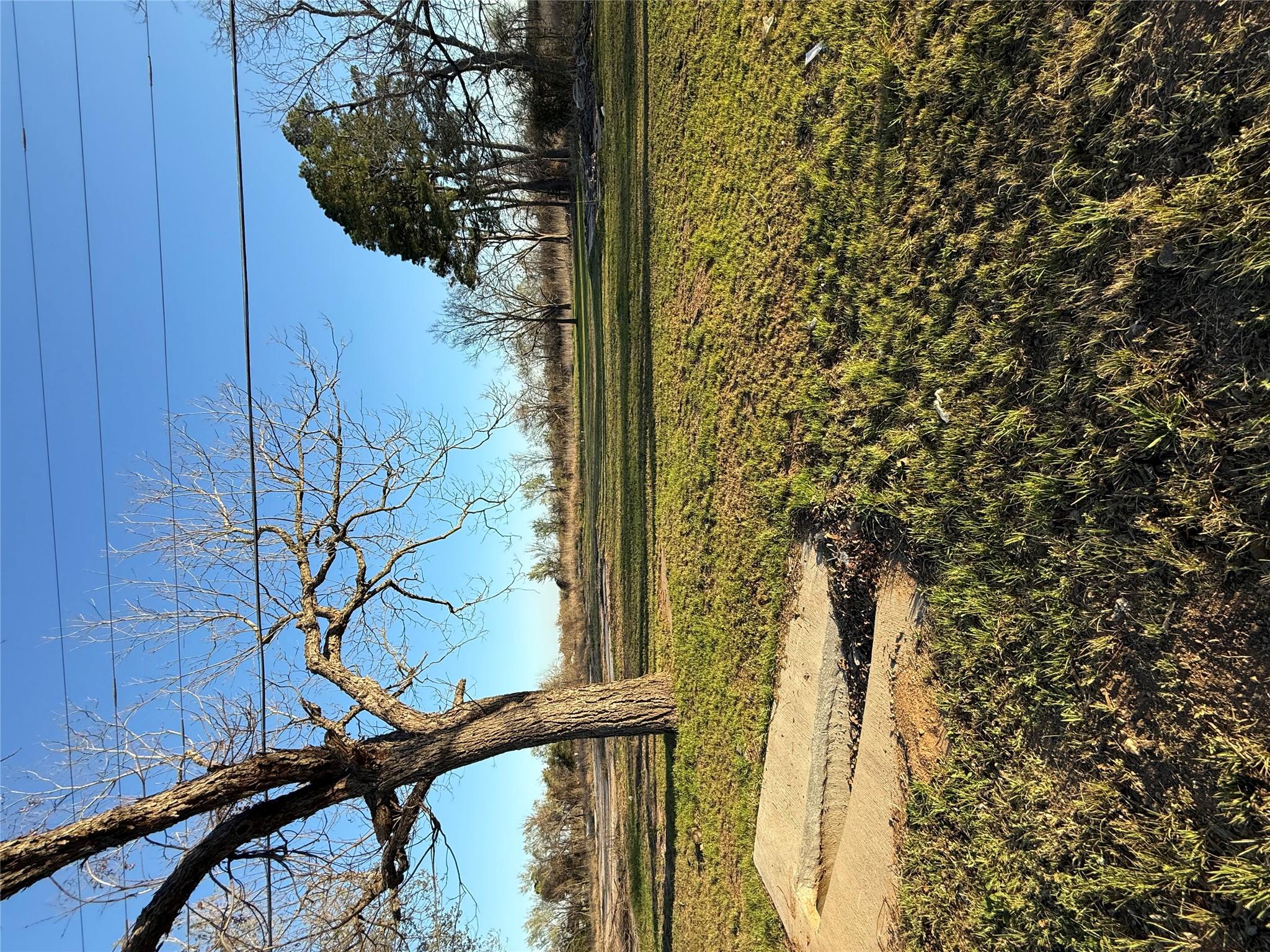 1304 E Cameron Ave, Rockdale, TX 76567