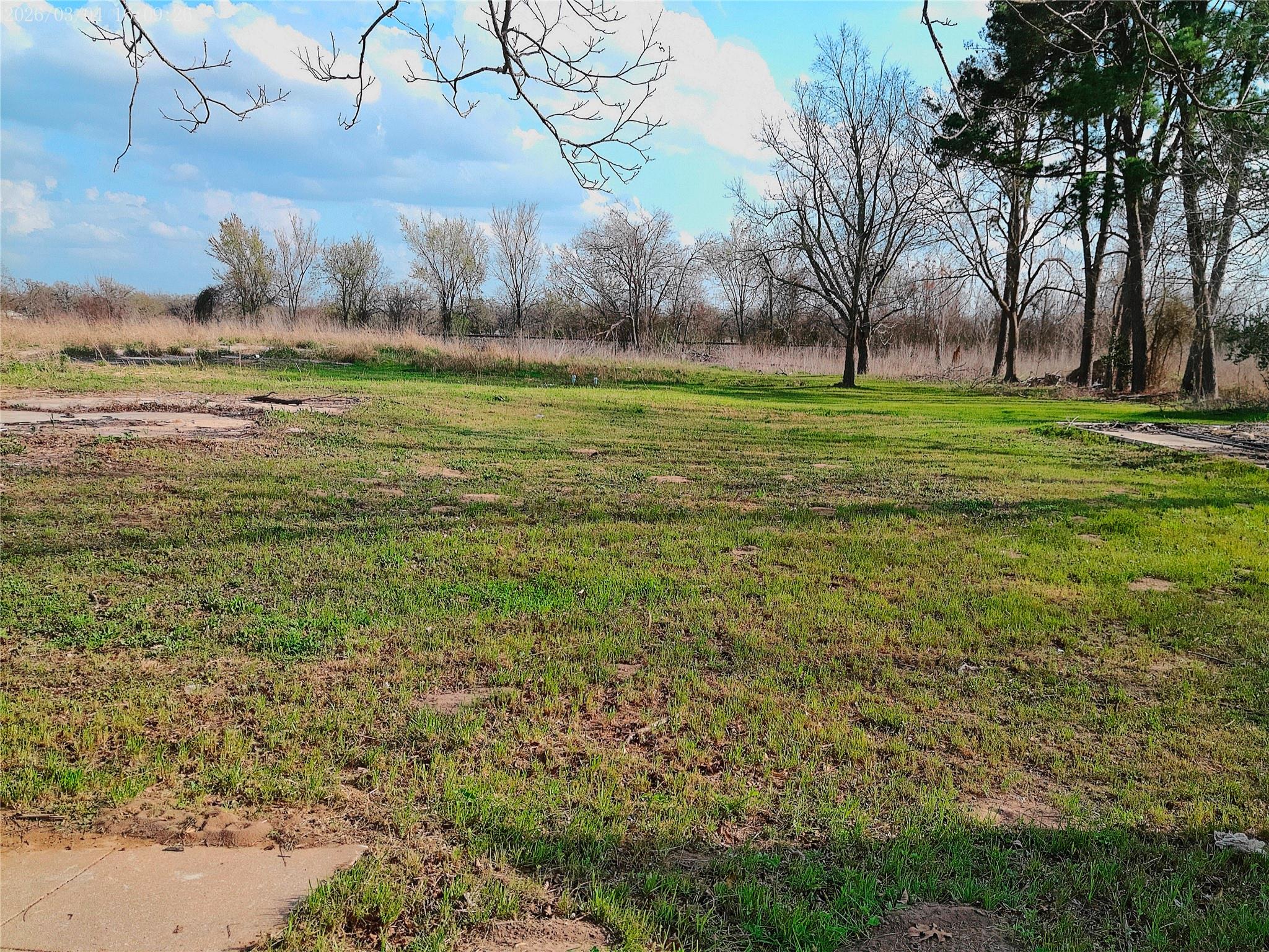 1304 E Cameron Ave, Rockdale, TX 76567