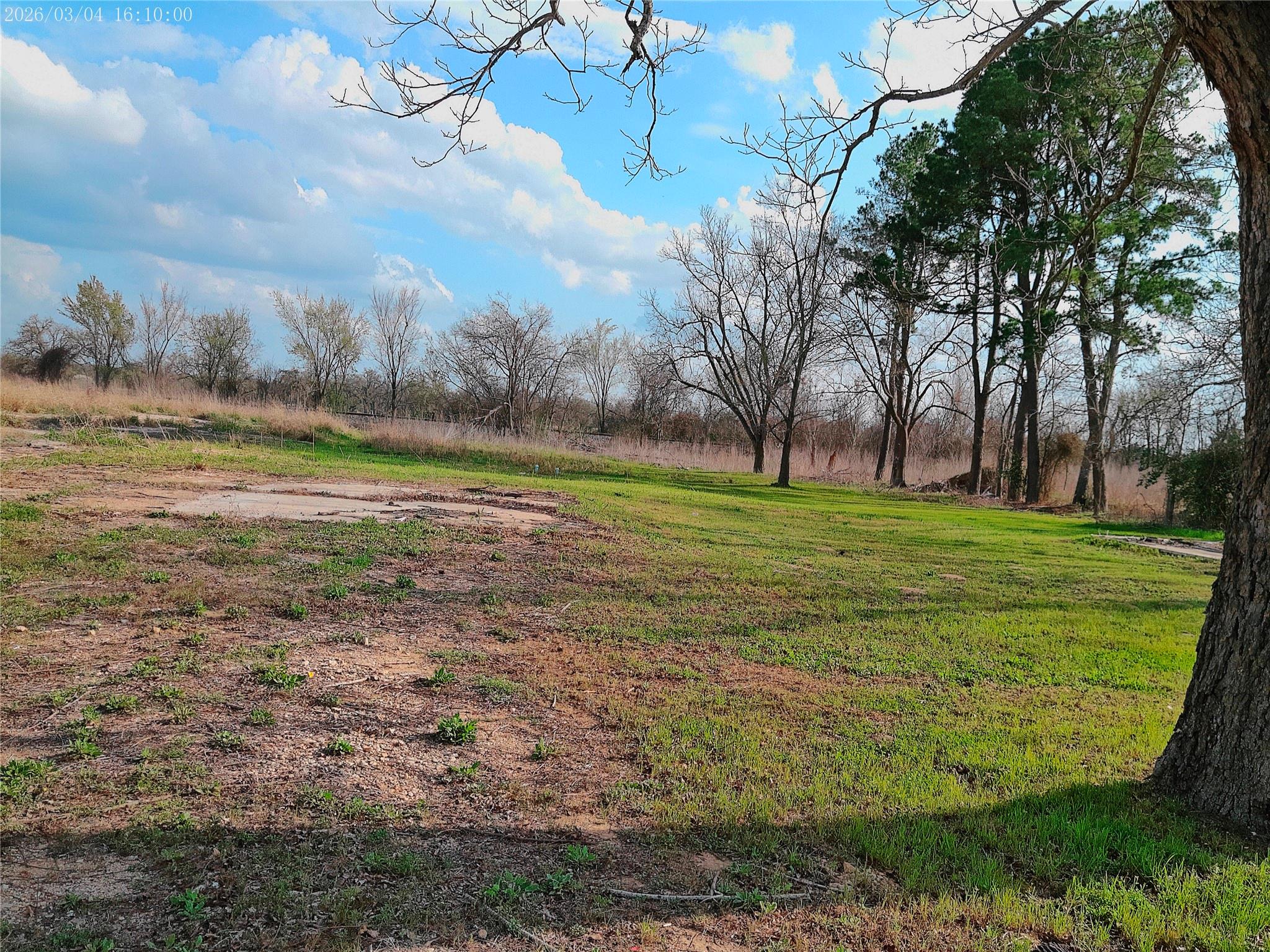 1304 E Cameron Ave, Rockdale, TX 76567