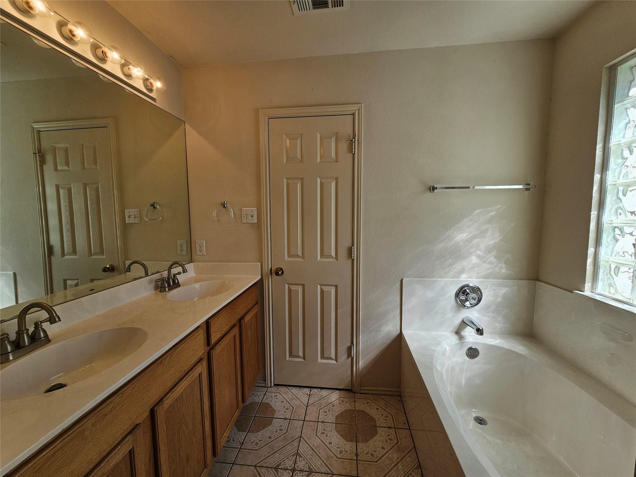 11501 Jim Thorpe Ln, Austin, TX 78748