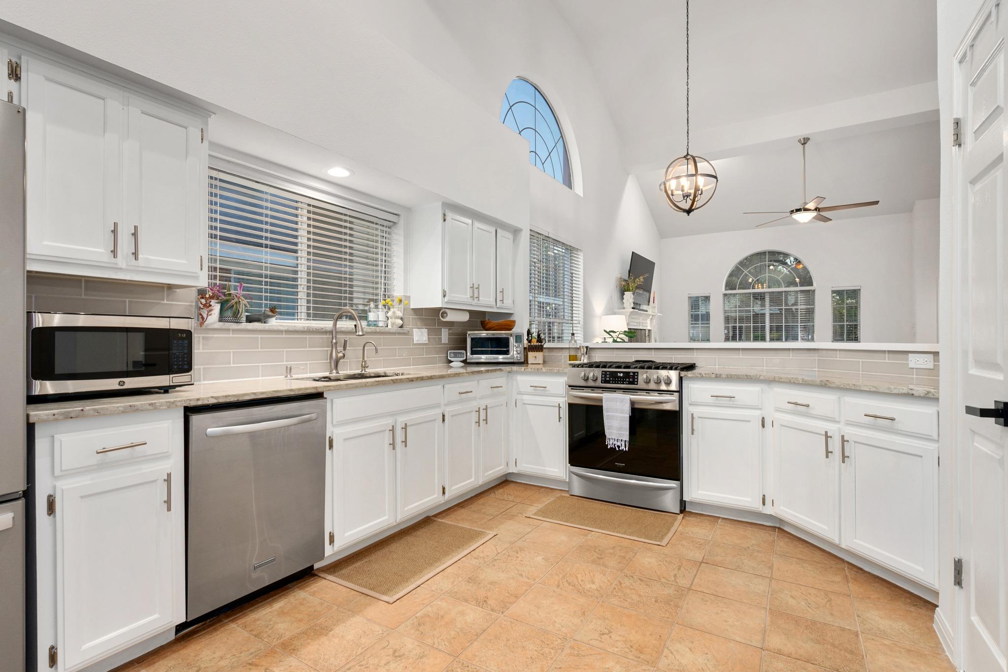 4802 Alta Loma Dr, Austin, TX 78749