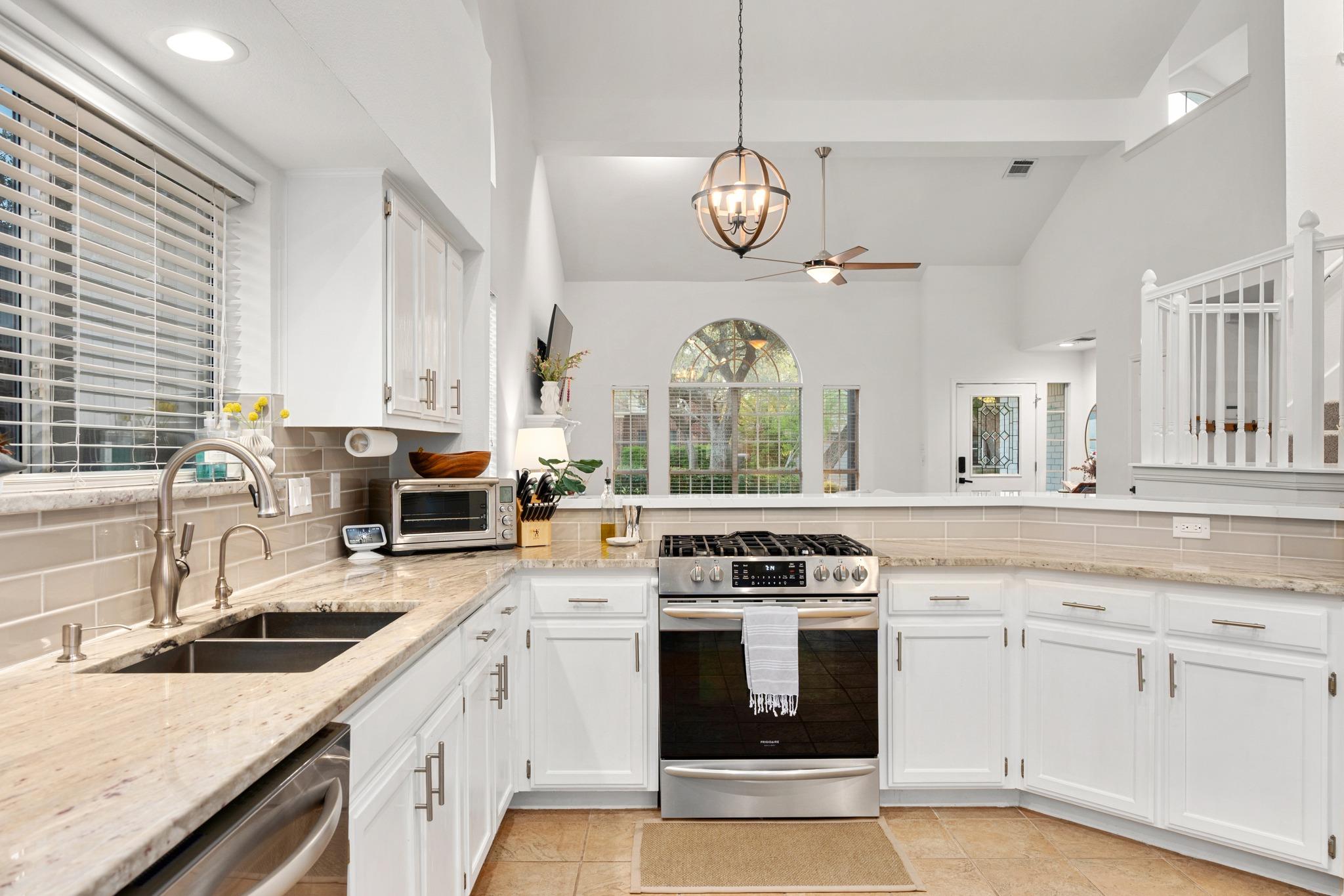 4802 Alta Loma Dr, Austin, TX 78749