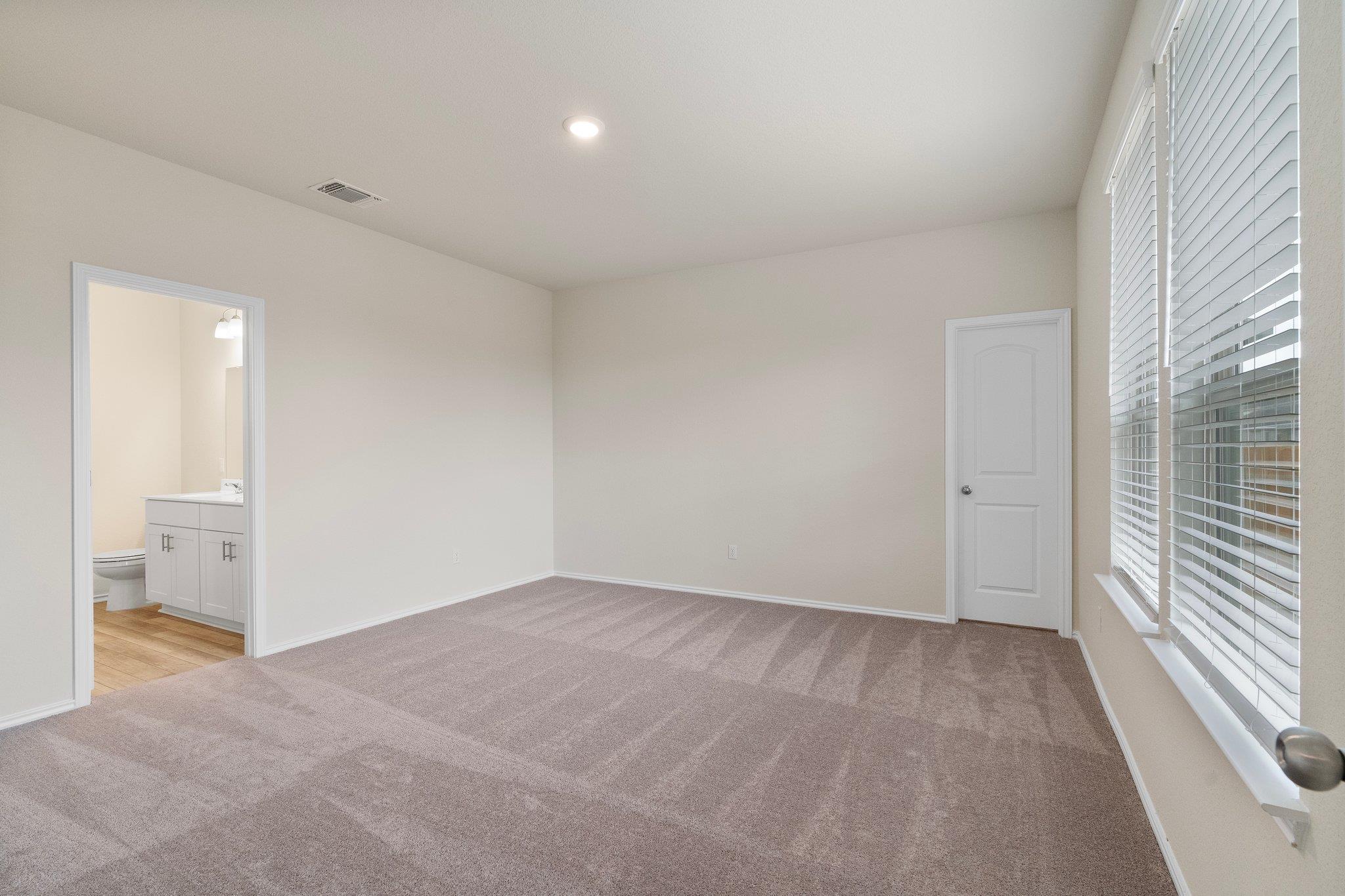 141 Onna St, Taylor, TX 76574