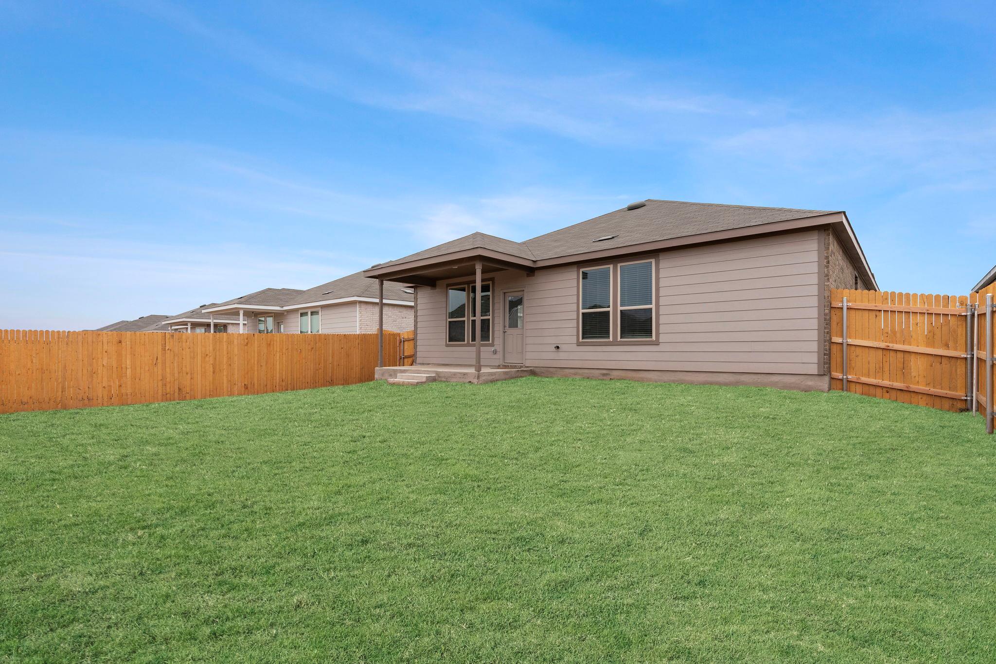 141 Onna St, Taylor, TX 76574