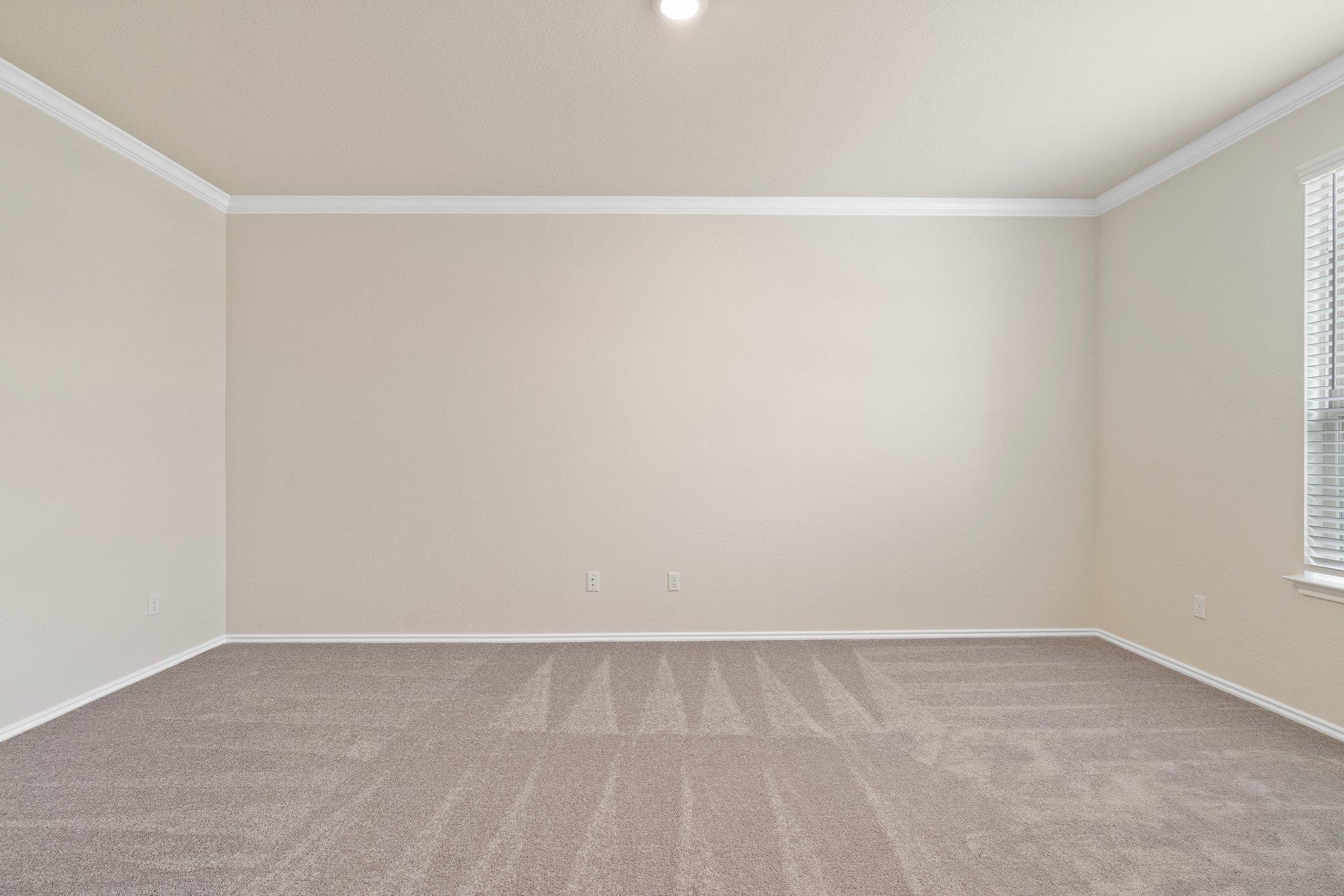 141 Onna St, Taylor, TX 76574