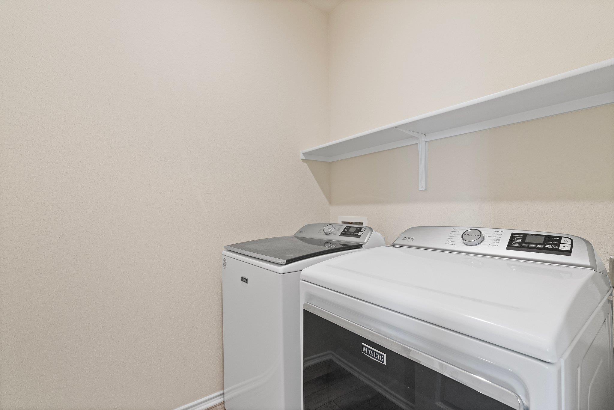 141 Onna St, Taylor, TX 76574