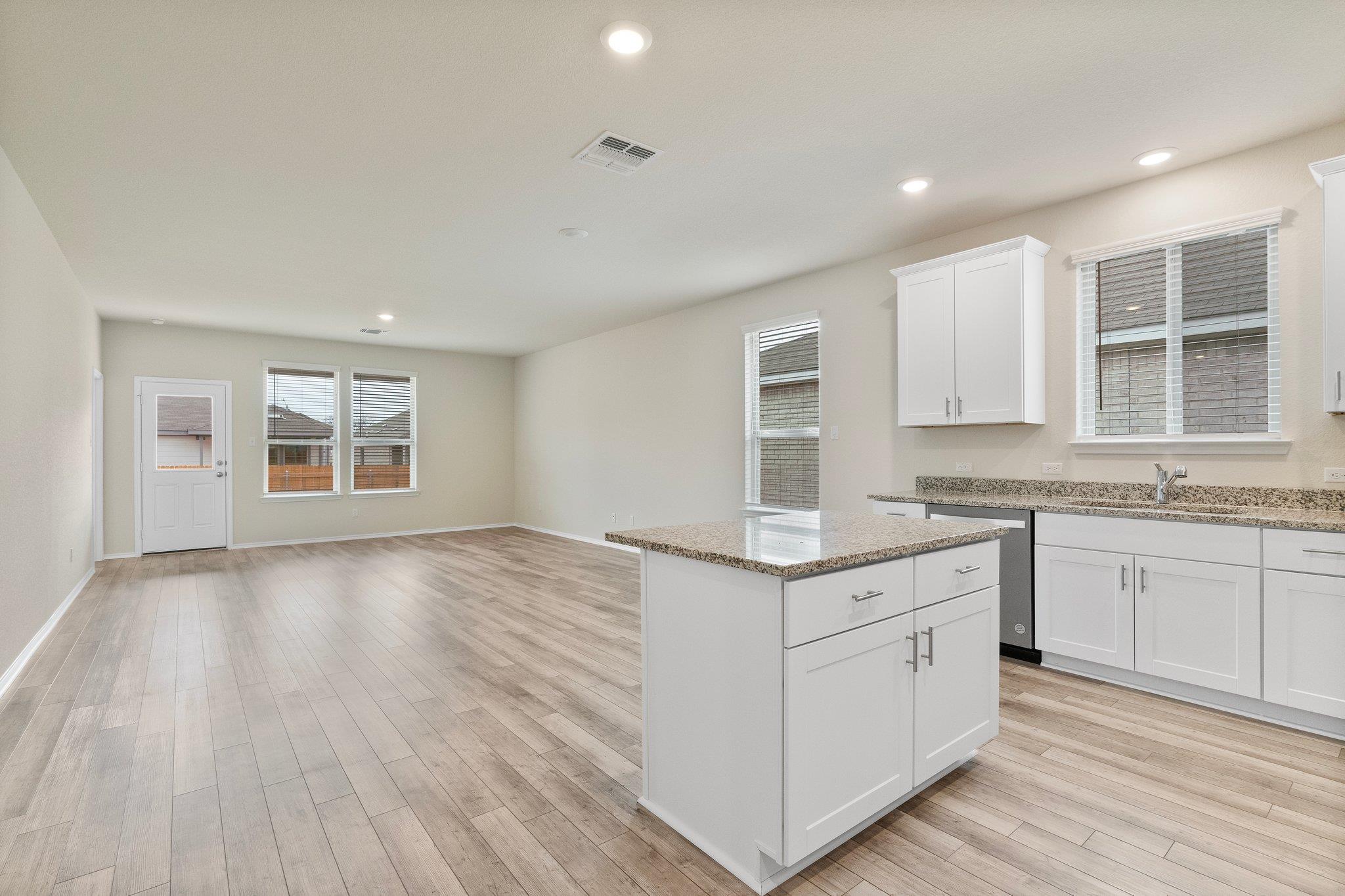 141 Onna St, Taylor, TX 76574