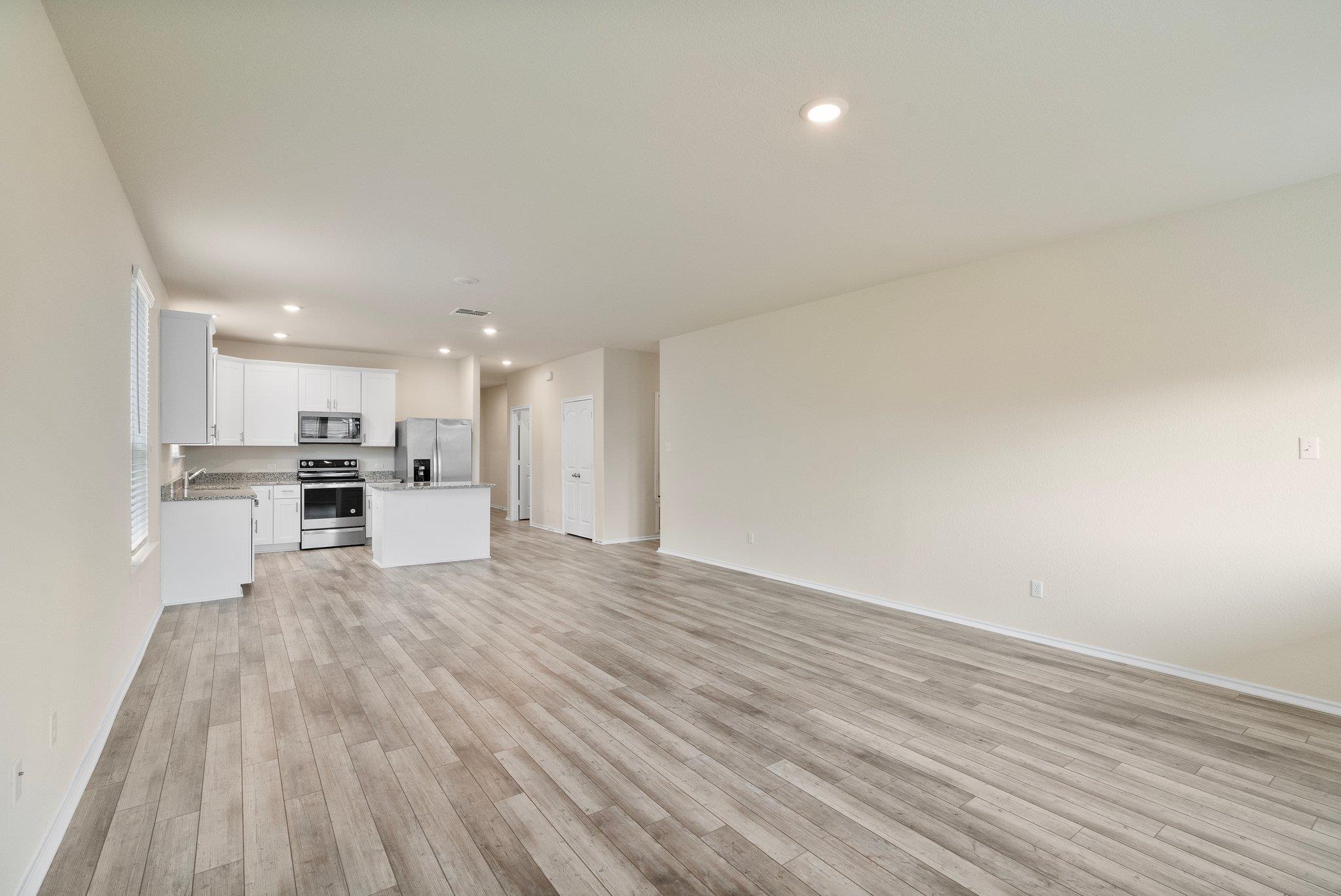 141 Onna St, Taylor, TX 76574