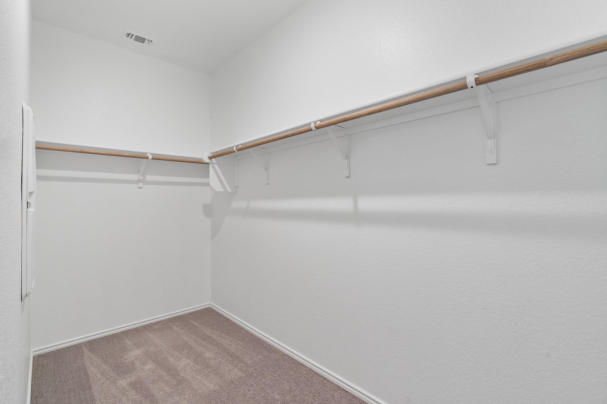 141 Onna St, Taylor, TX 76574