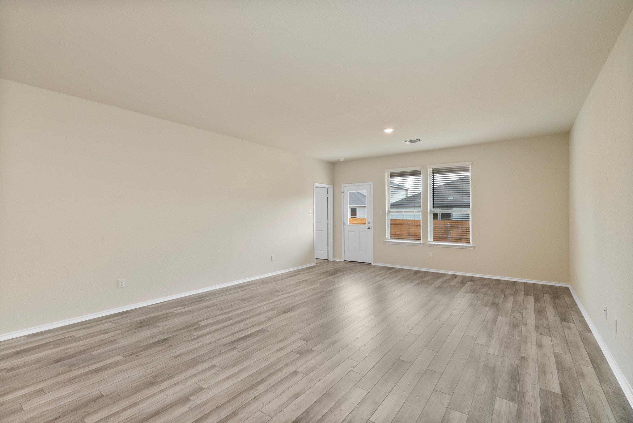 141 Onna St, Taylor, TX 76574