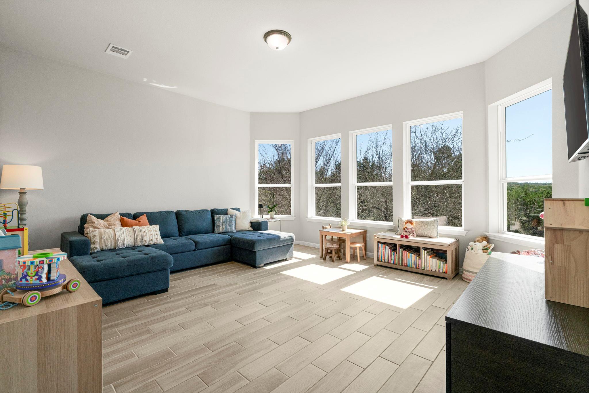 546 Hazy Hills Loop, Dripping Springs, TX 78620