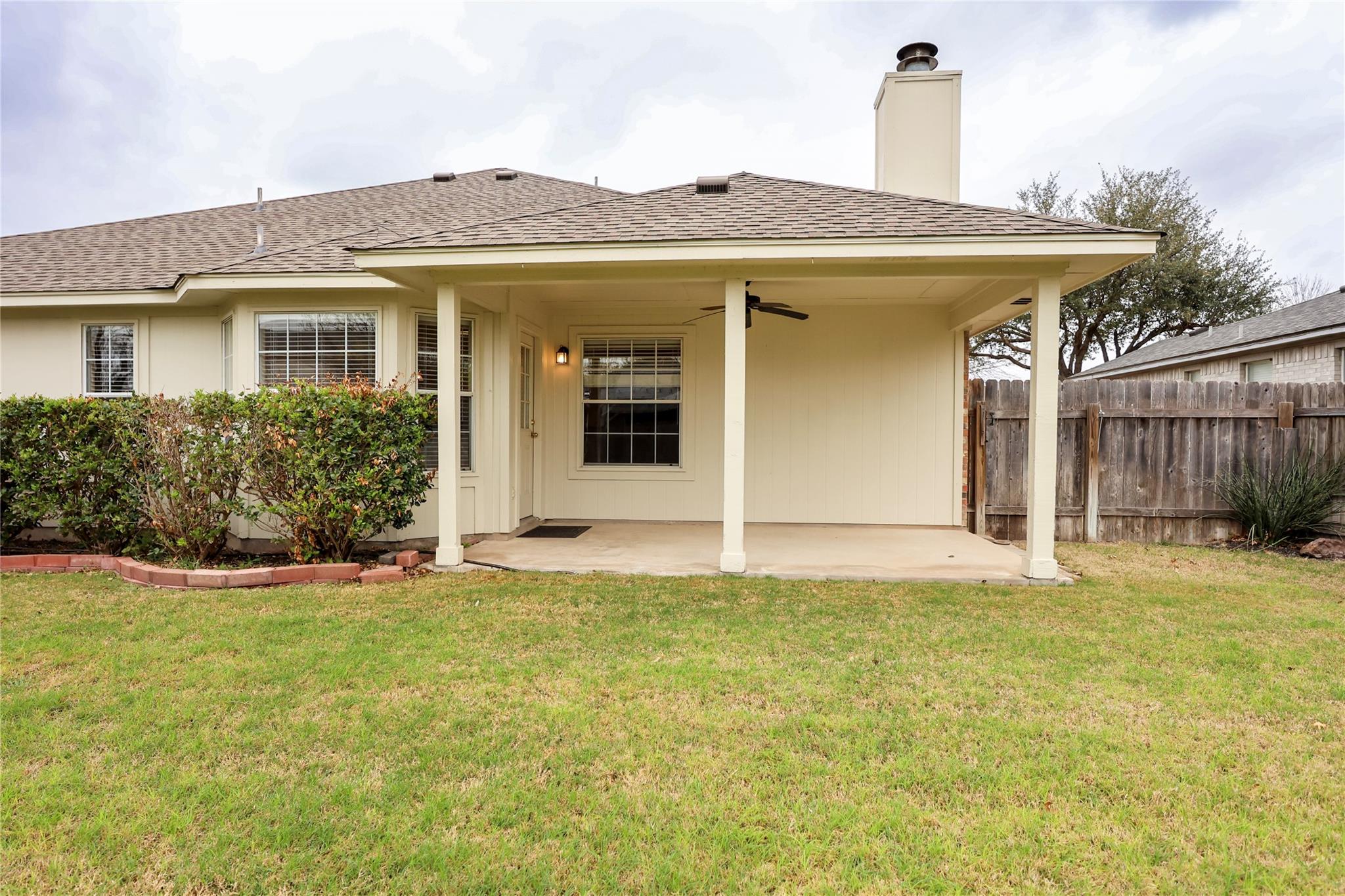 1305 Willow Bluff Dr, Pflugerville, TX 78660