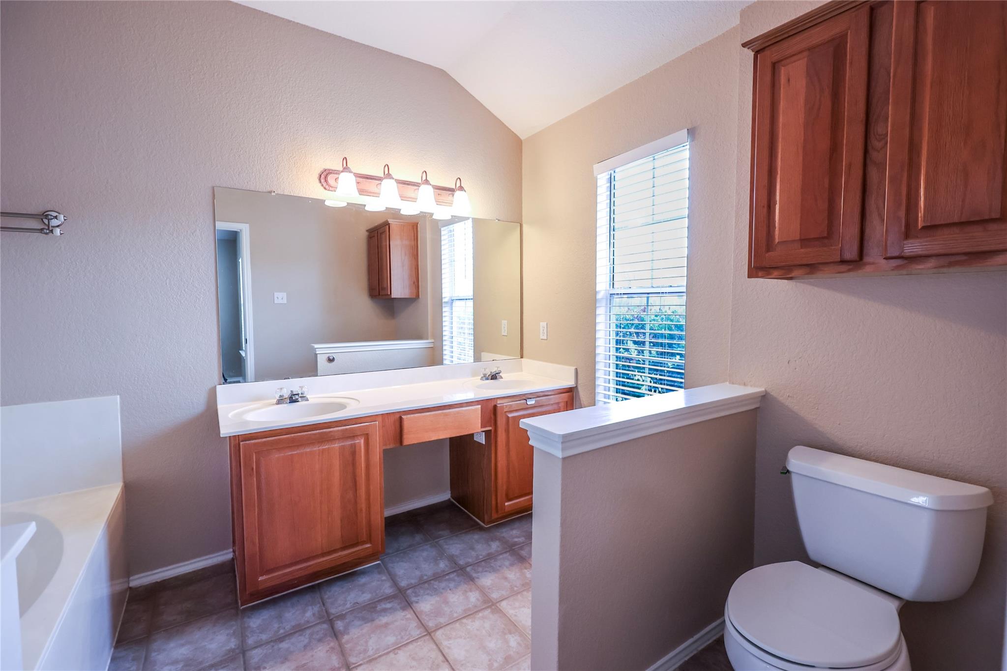 1305 Willow Bluff Dr, Pflugerville, TX 78660