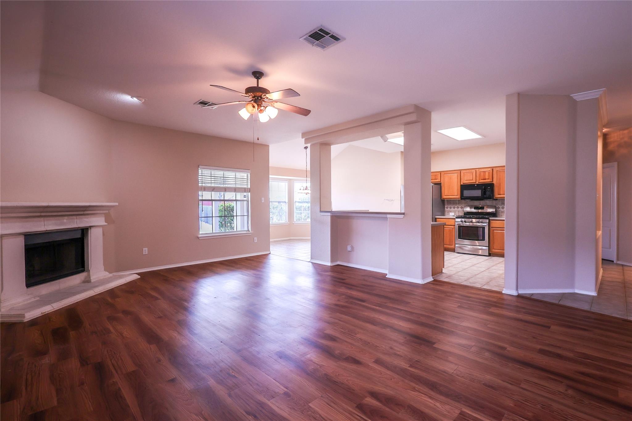 1305 Willow Bluff Dr, Pflugerville, TX 78660