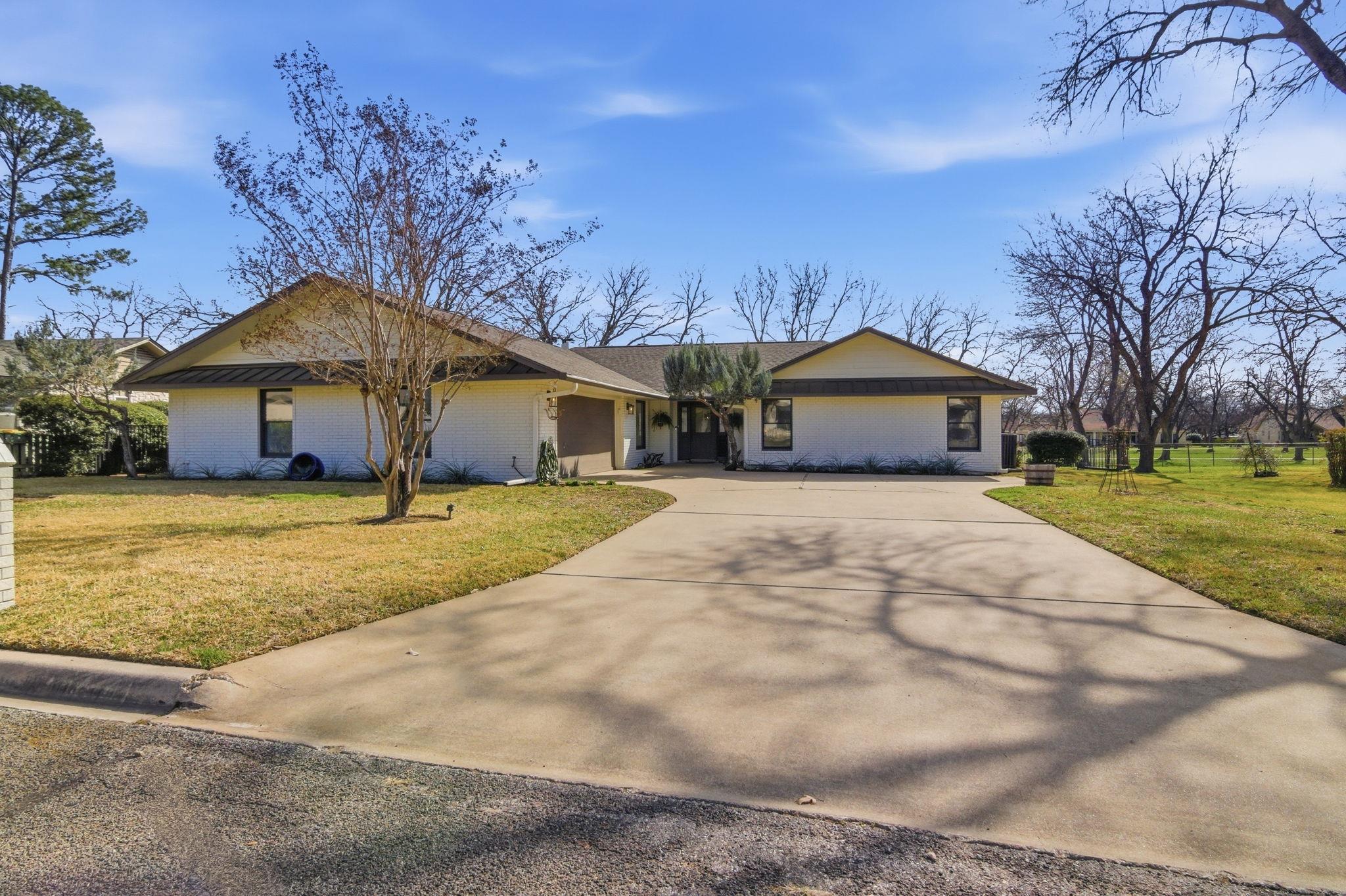 417 Olympia Fields St, Marble Falls, TX 78654