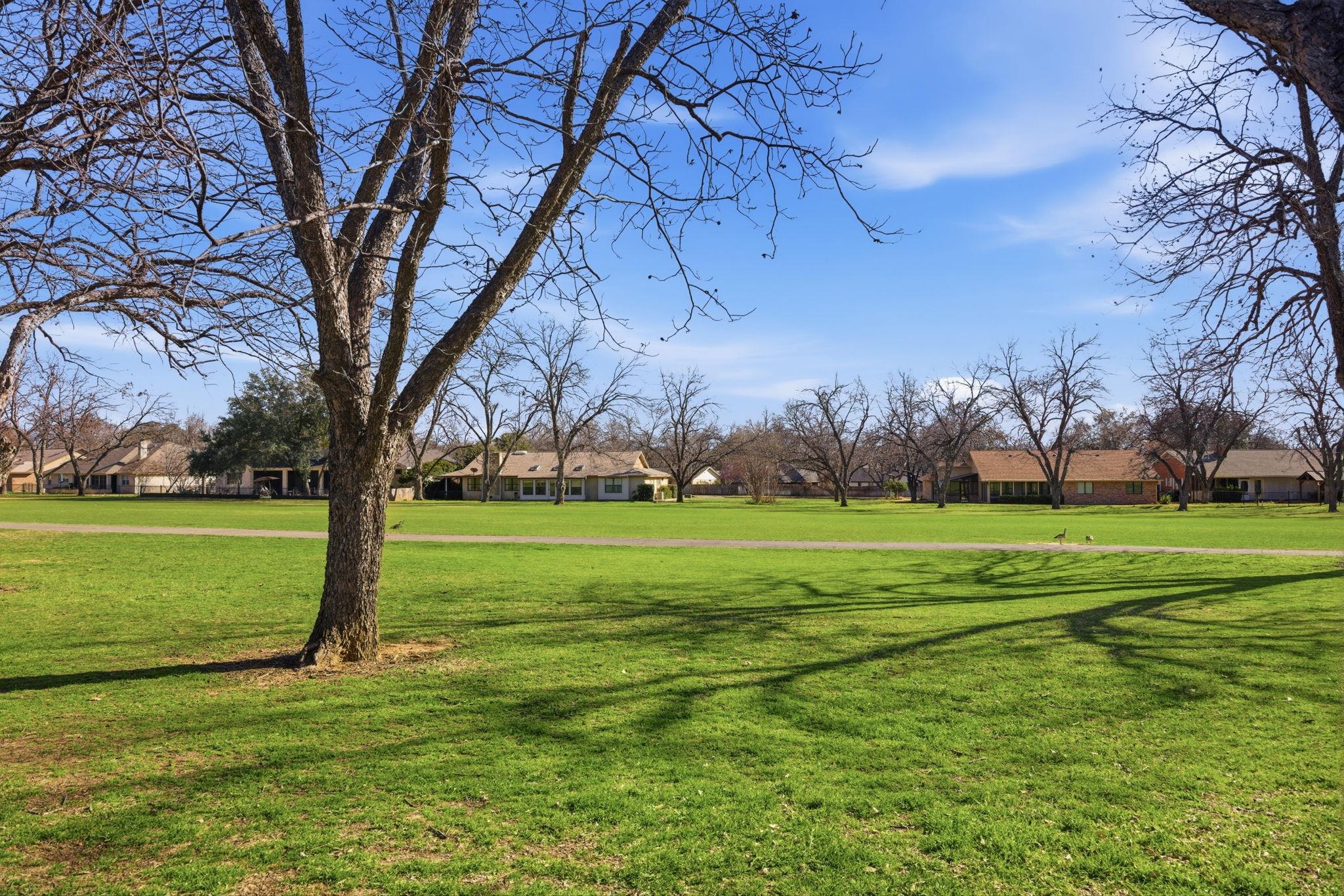 417 Olympia Fields, Meadowlakes, TX 78654