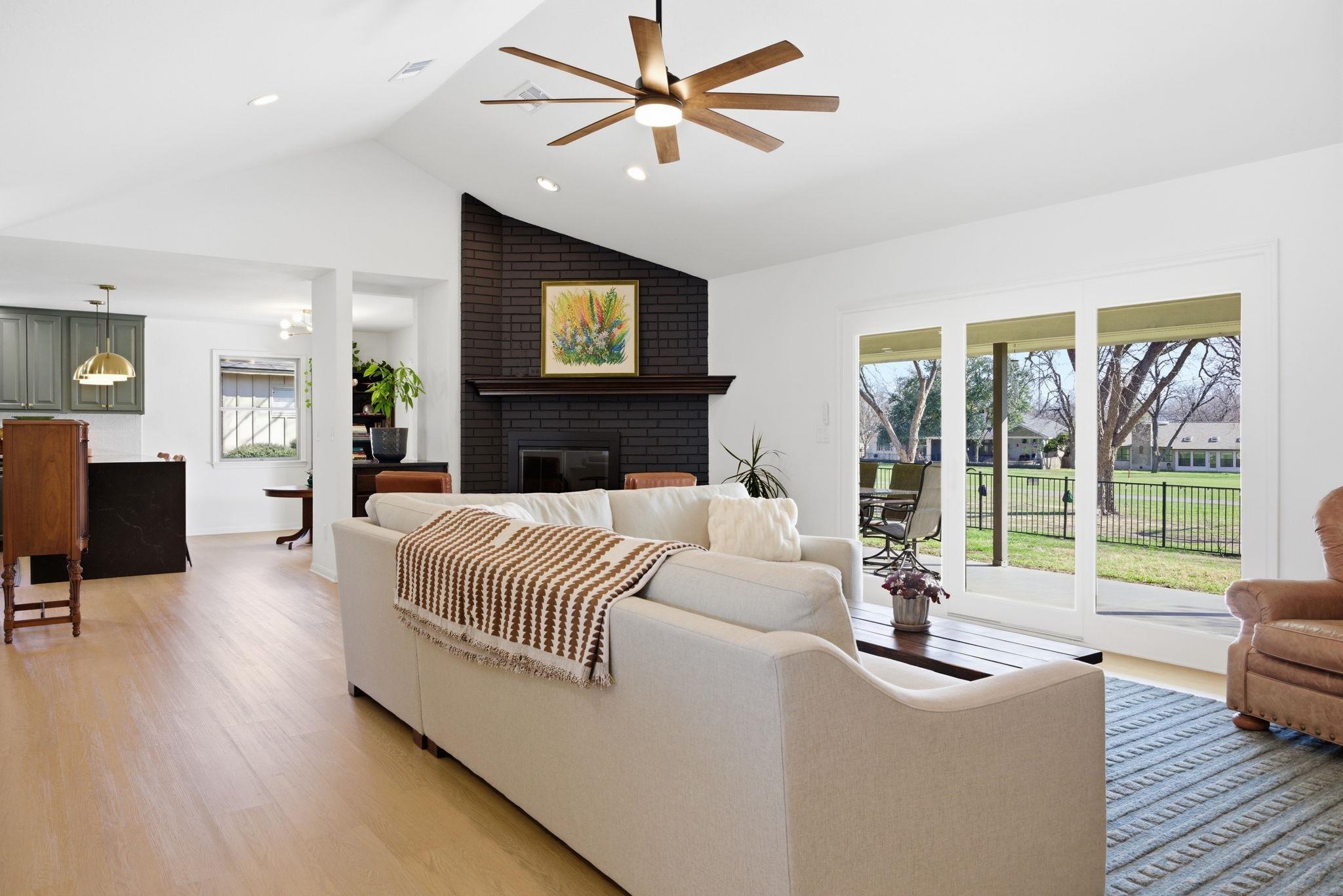 417 Olympia Fields St, Marble Falls, TX 78654