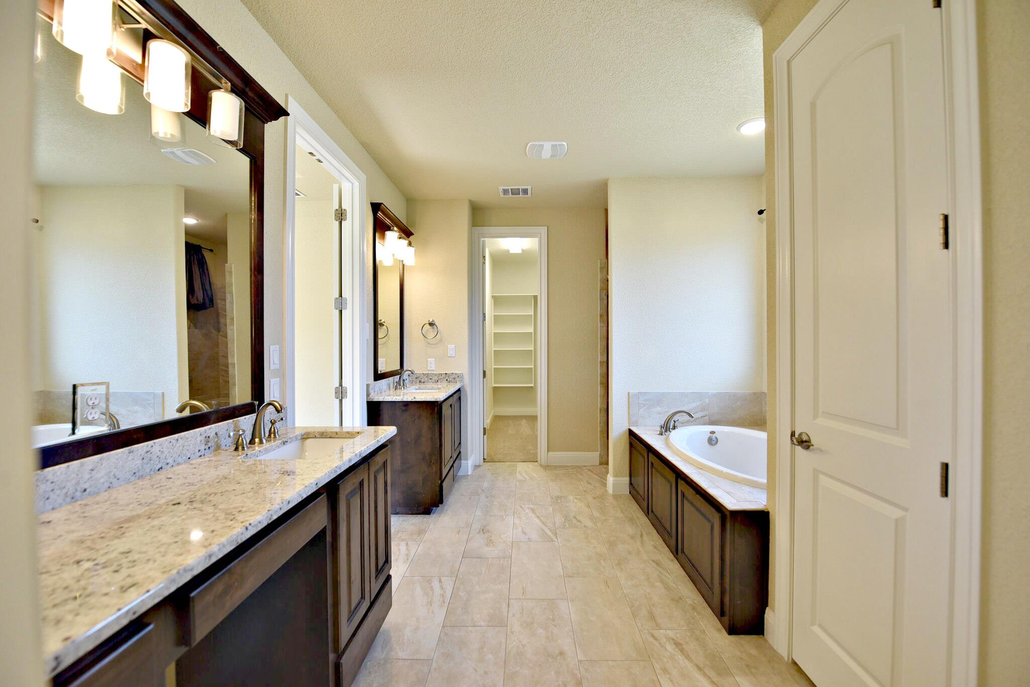 2621 Greatwood Trl, Leander, TX 78641