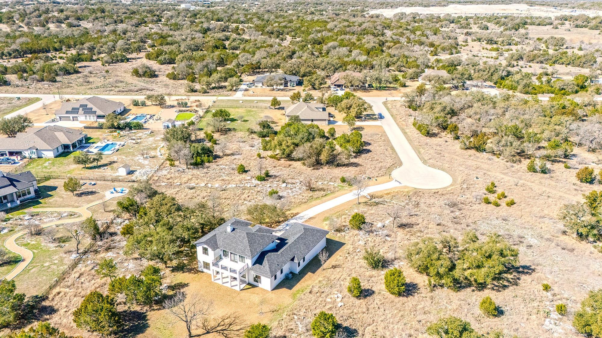 105 Rocky Summit Ct, Spicewood, TX 78669