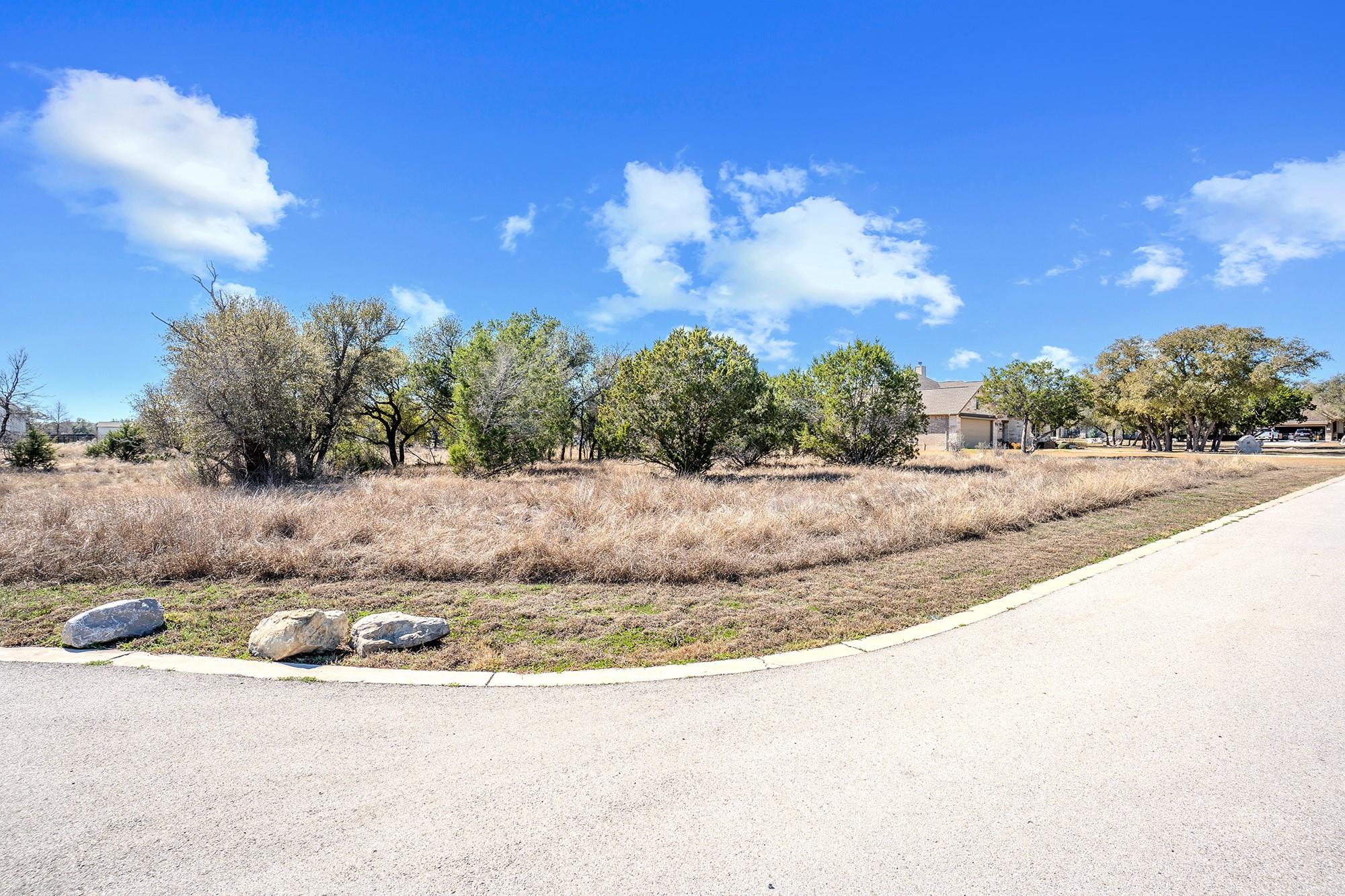 105 Rocky Summit Ct, Spicewood, TX 78669