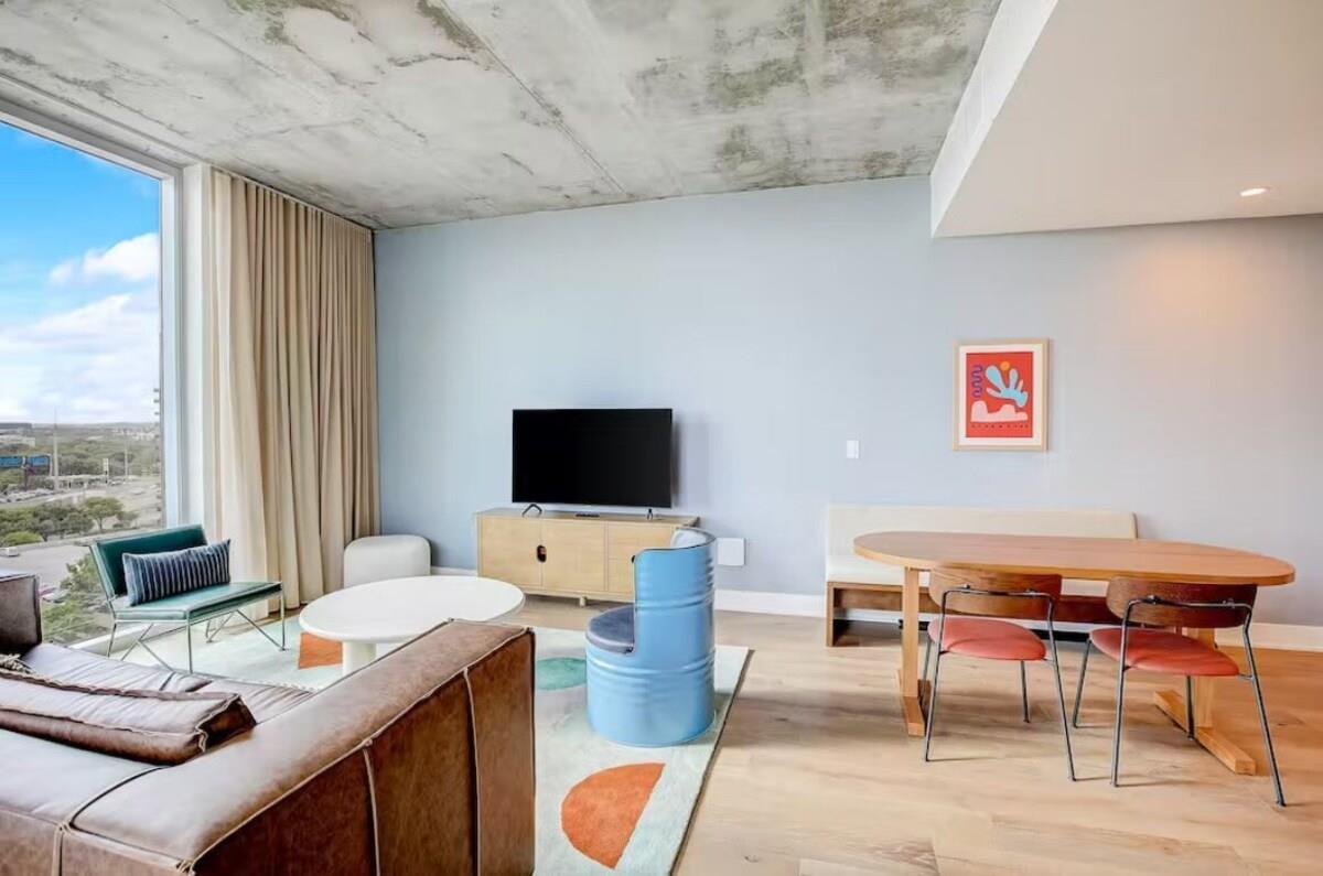 48 East Ave # 1104, Austin, TX 78701