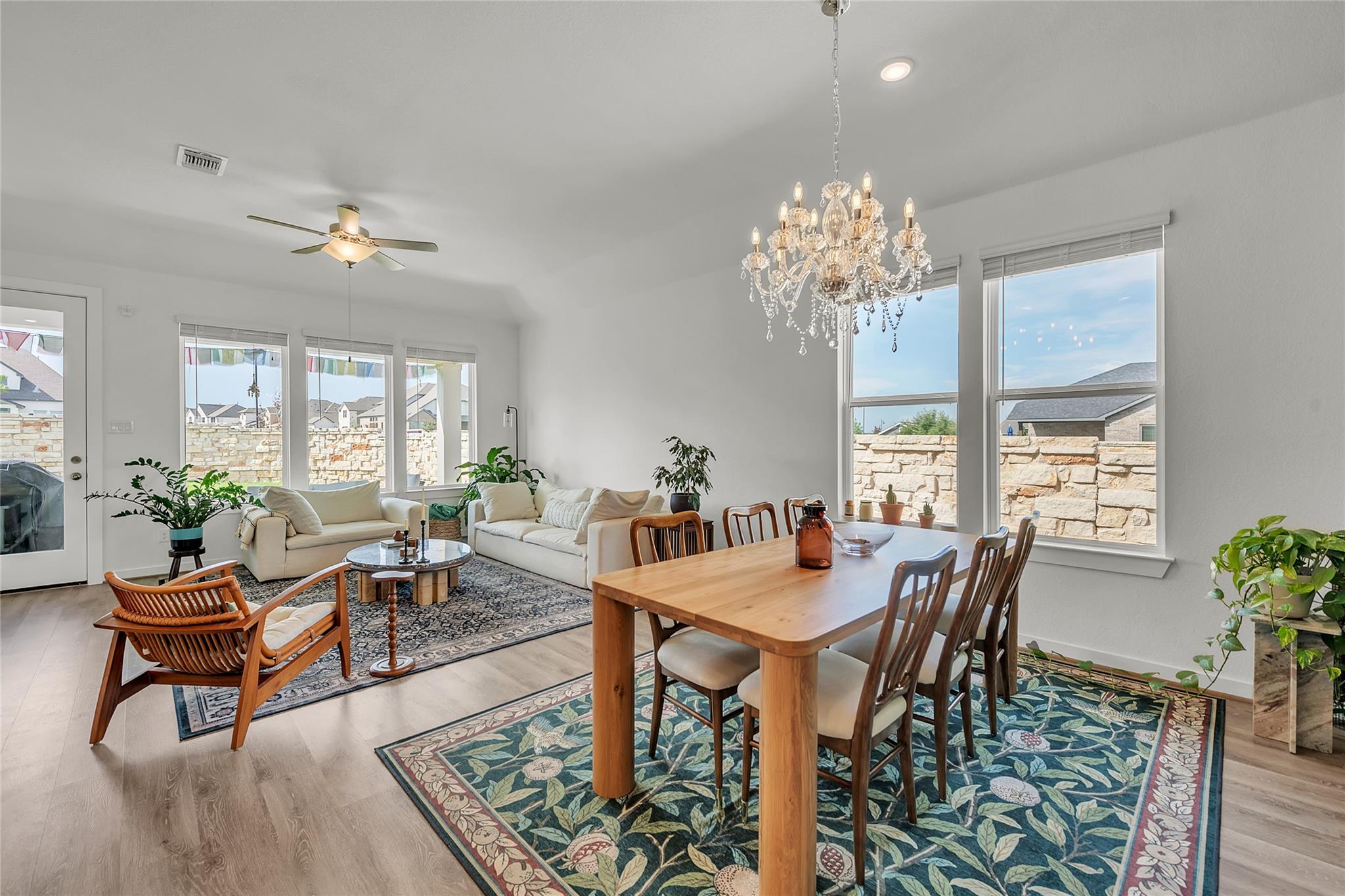 187 Alicante Ln, Liberty Hill, TX 78642