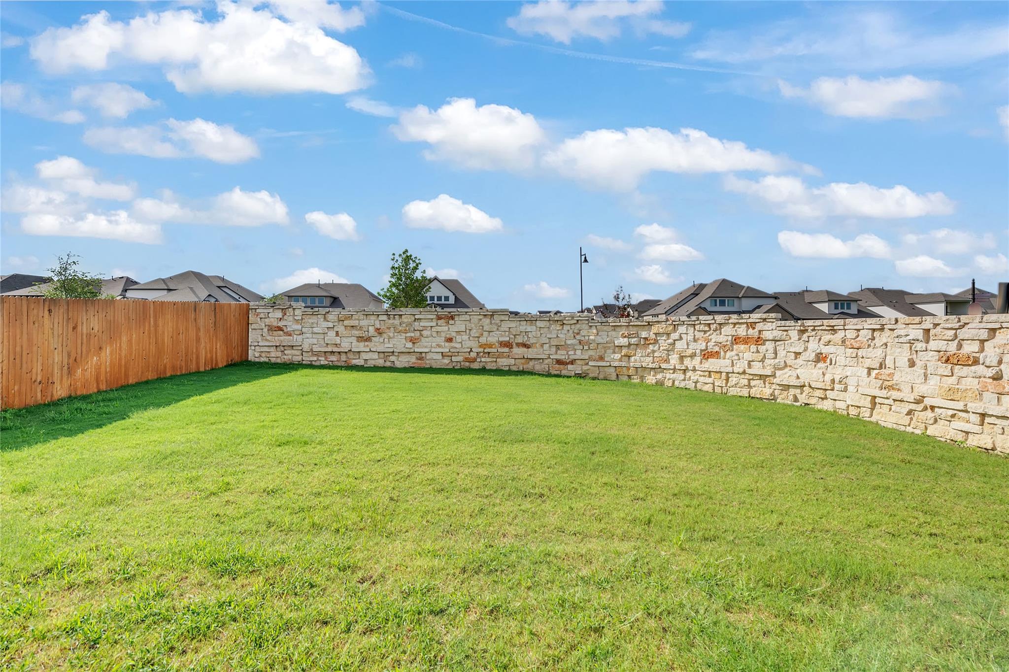187 Alicante Ln, Liberty Hill, TX 78642