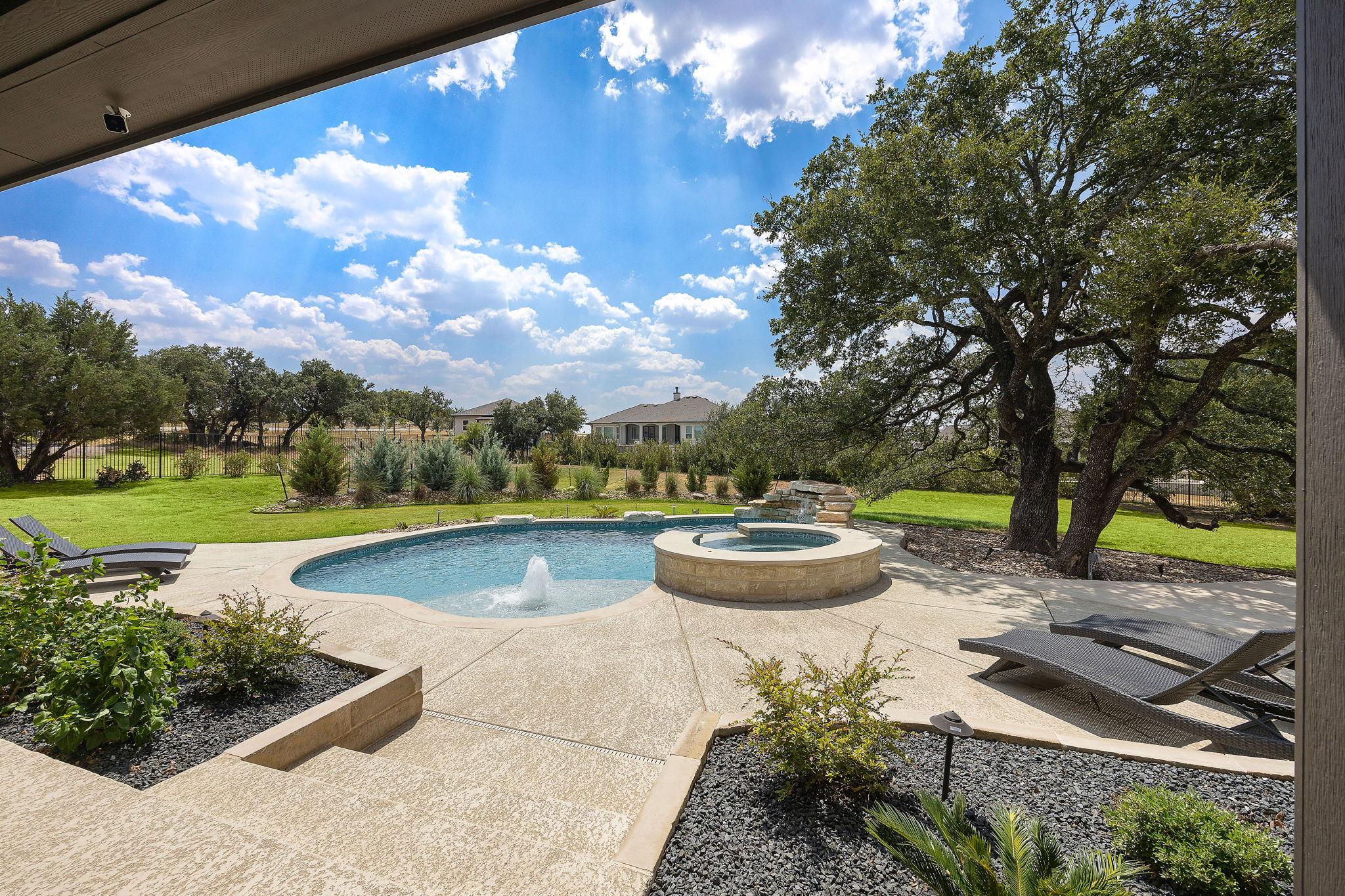 109 Houston Loop, Liberty Hill, TX 78642