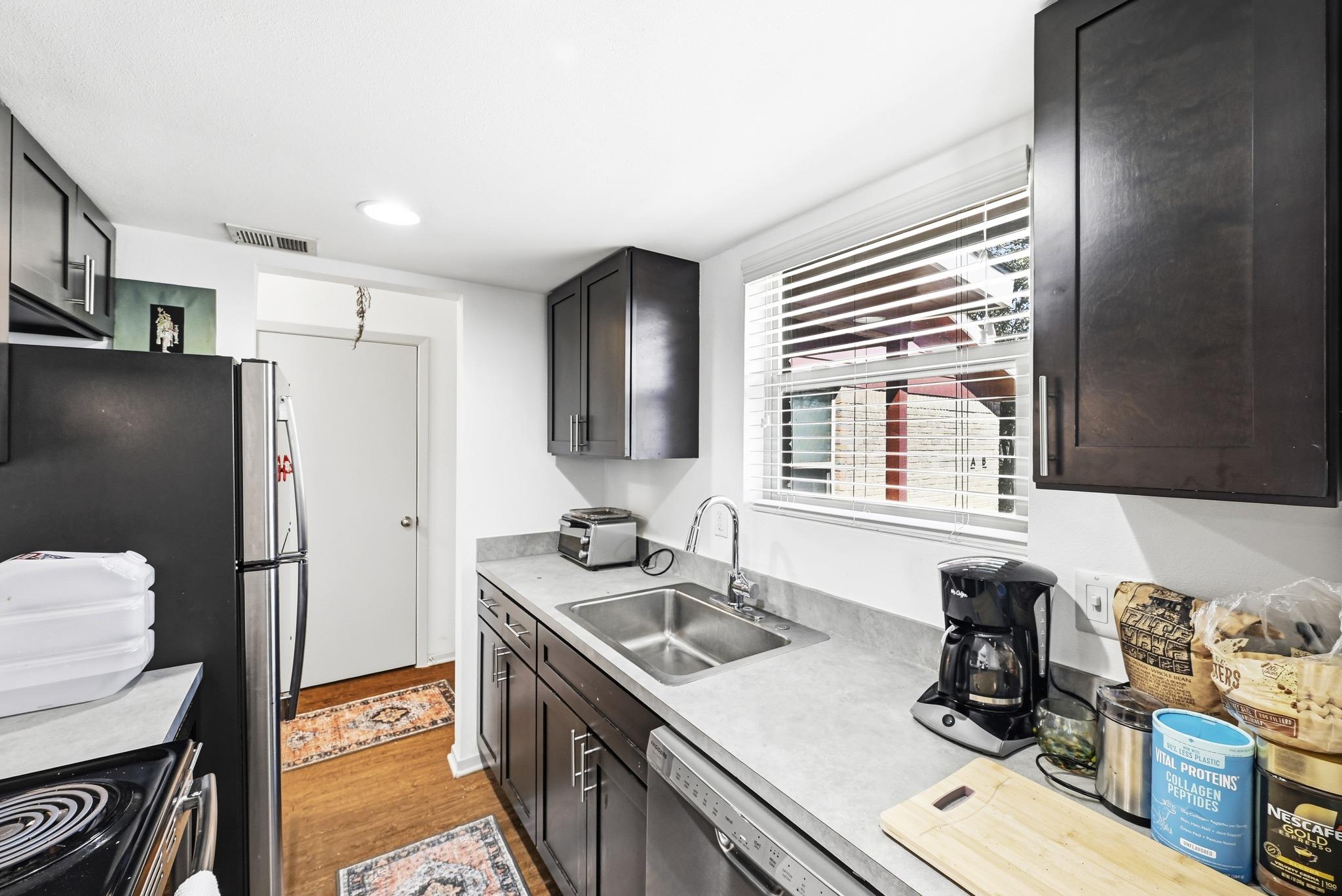 1904 Valley Hill Cir, Austin, TX 78741