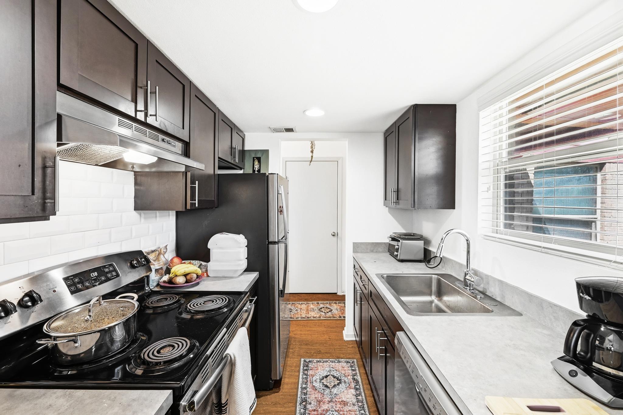 1904 Valley Hill Cir, Austin, TX 78741