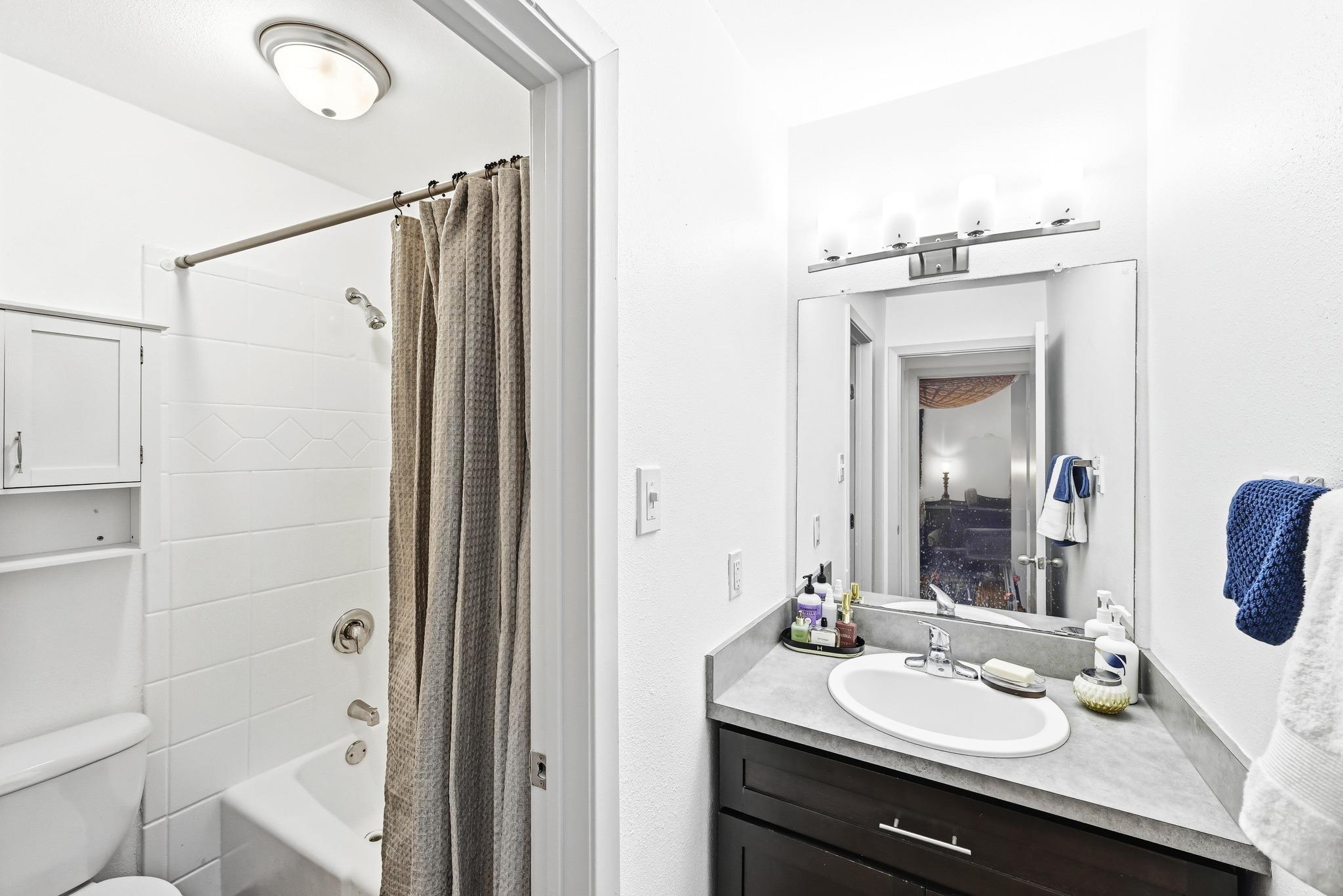 1904 Valley Hill Cir, Austin, TX 78741