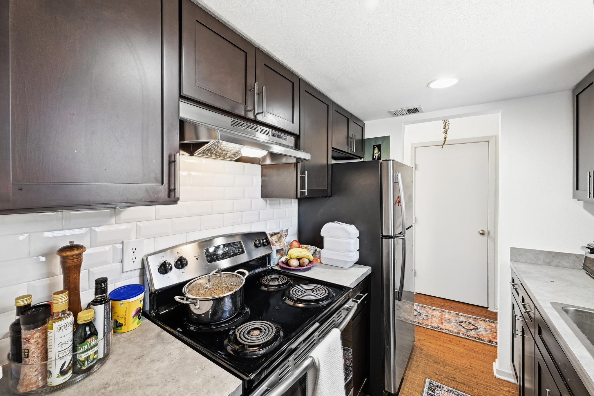 1904 Valley Hill Cir, Austin, TX 78741