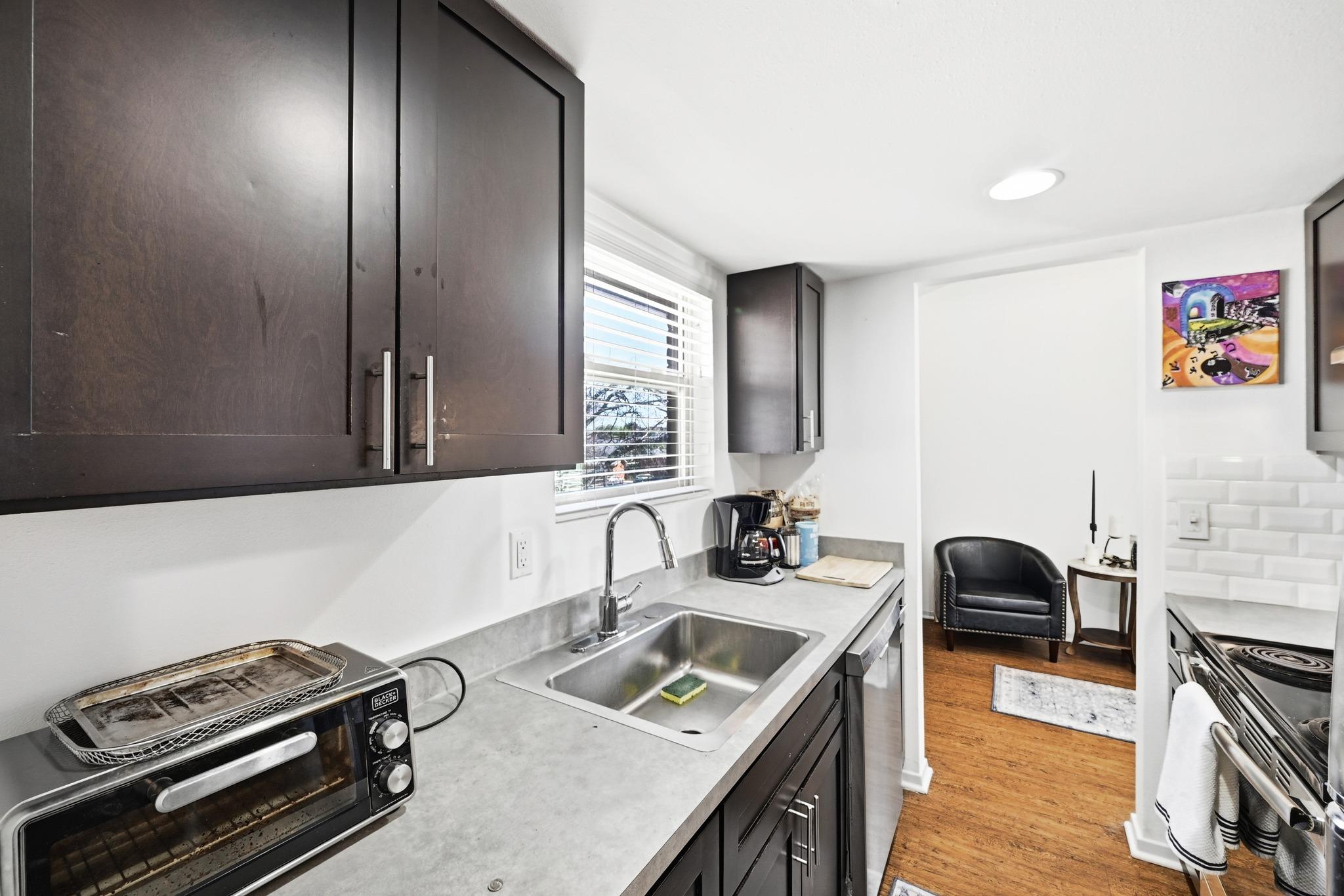 1904 Valley Hill Cir, Austin, TX 78741