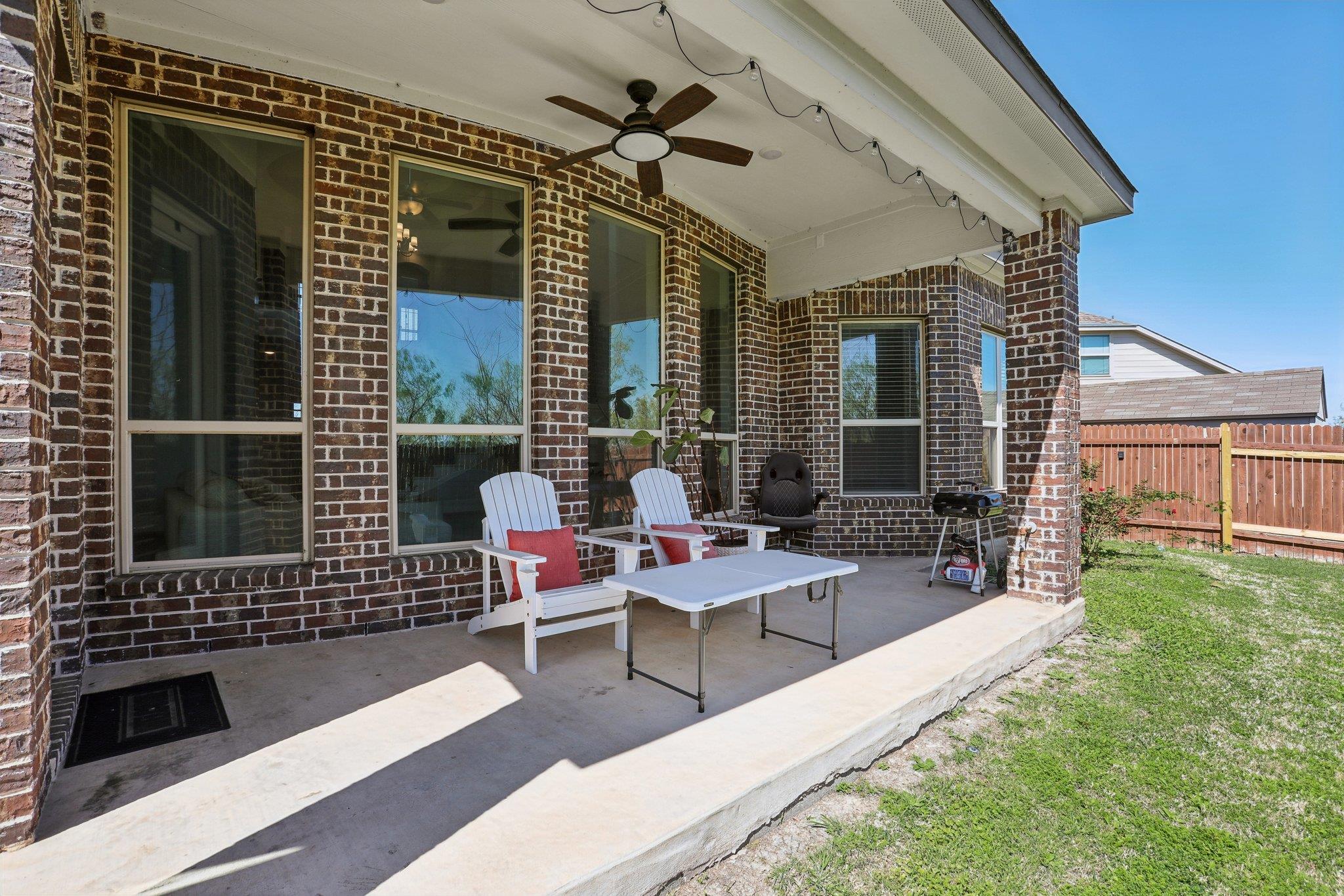 316 Leon Loop, Liberty Hill, TX 78642