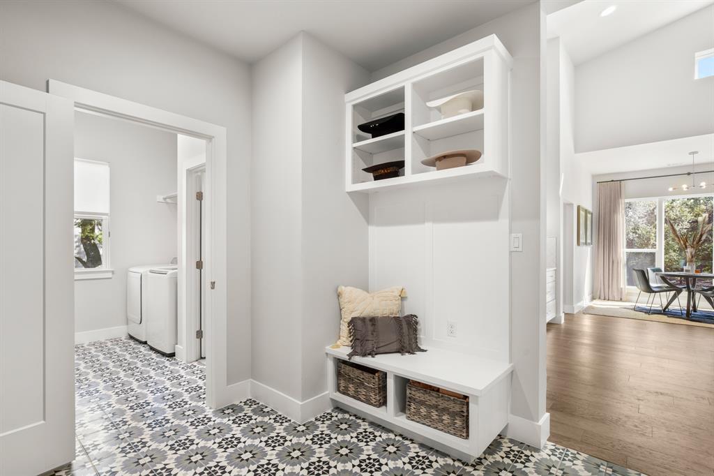 307 Bedford Dr, Spicewood, TX 78669