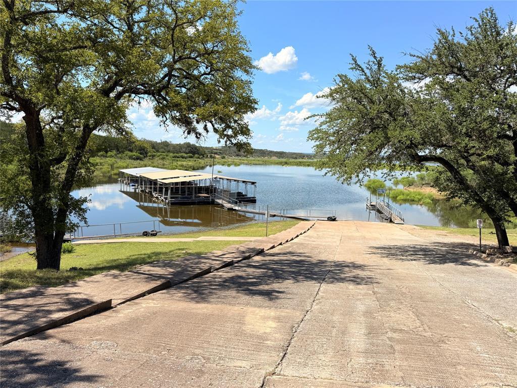 307 Bedford Dr, Spicewood, TX 78669