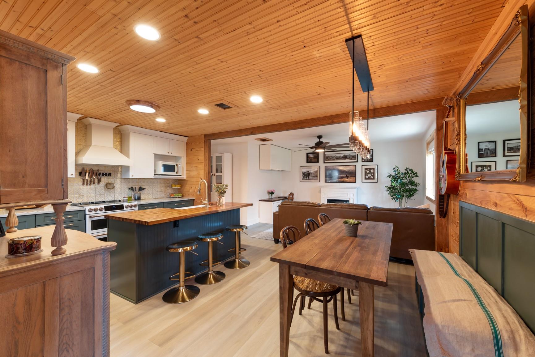 2646 Fm 1704, Elgin, TX 78621