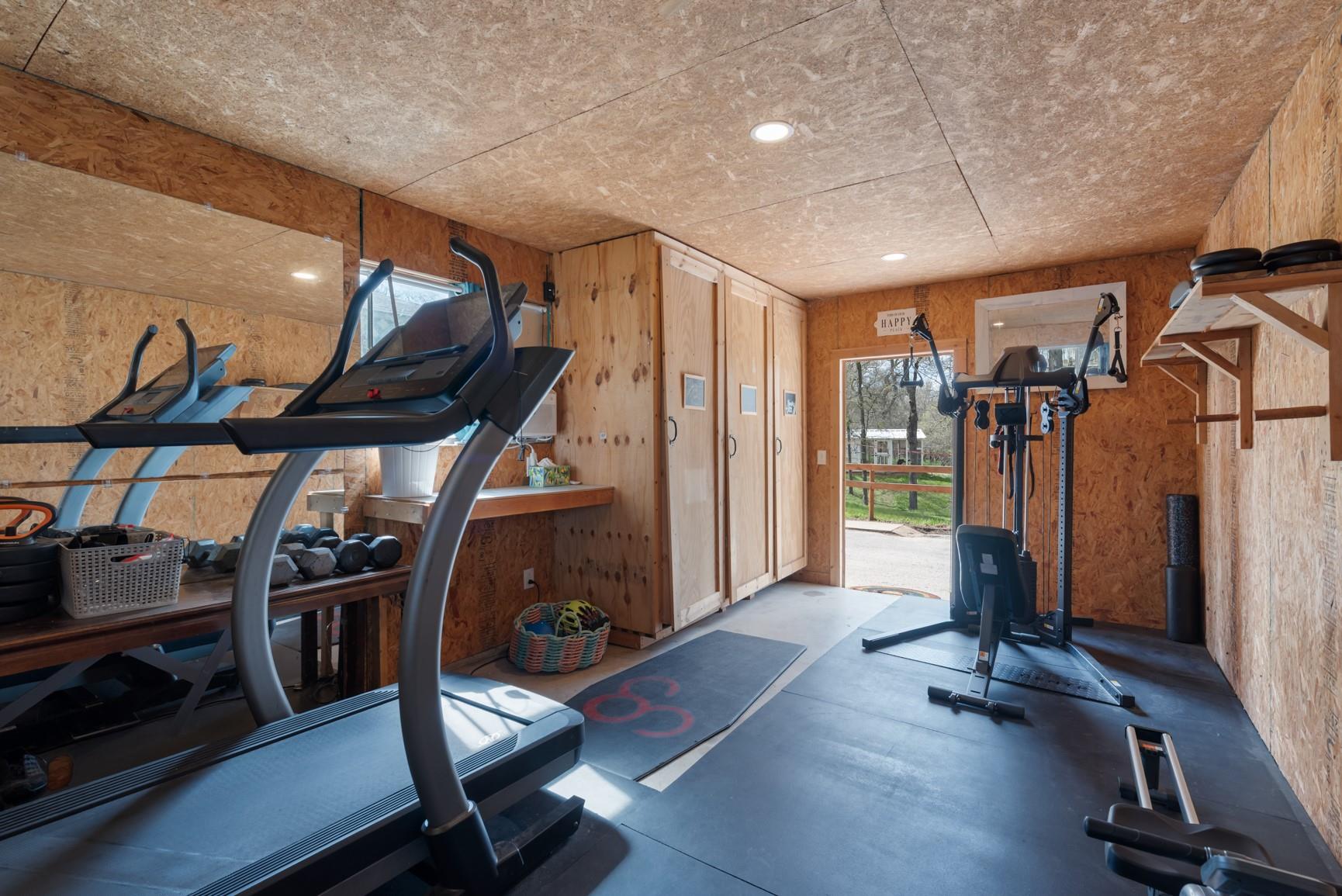 2646 Fm 1704, Elgin, TX 78621