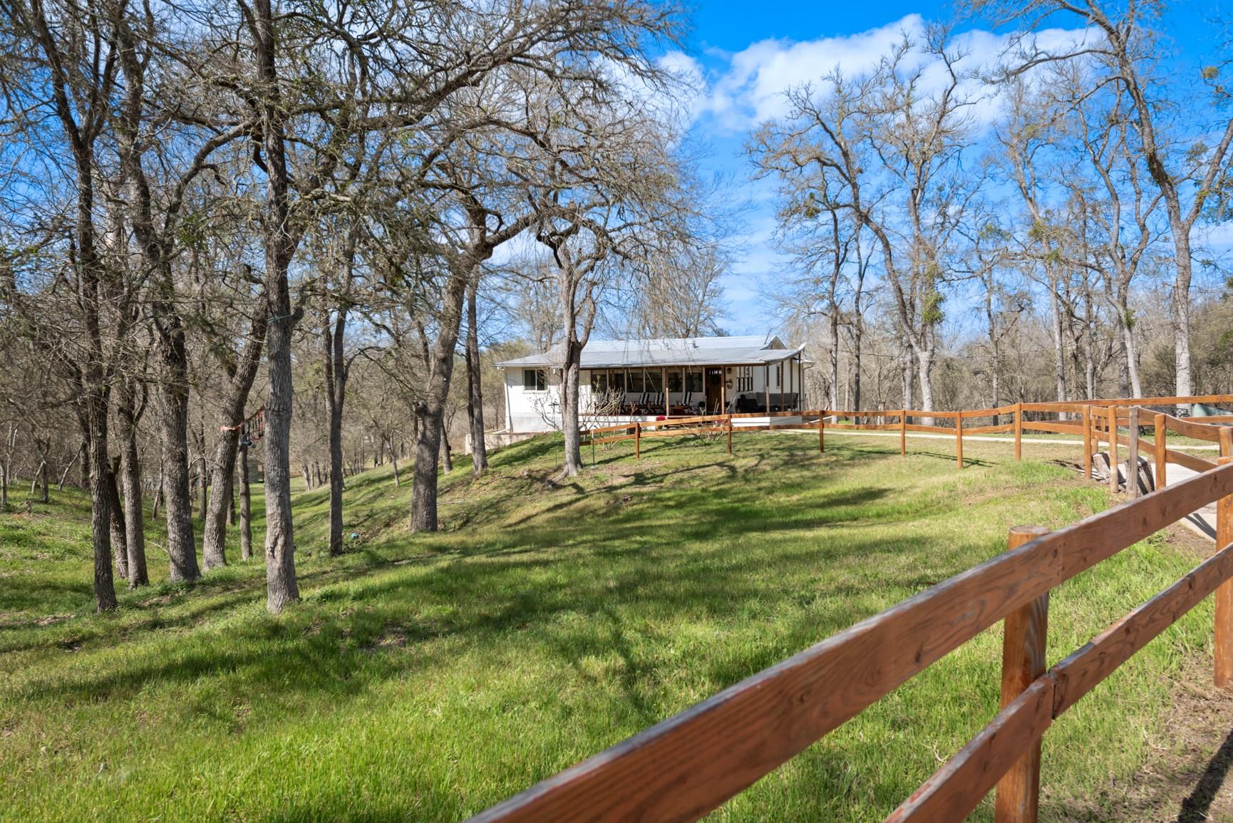 2646 Fm 1704, Elgin, TX 78621