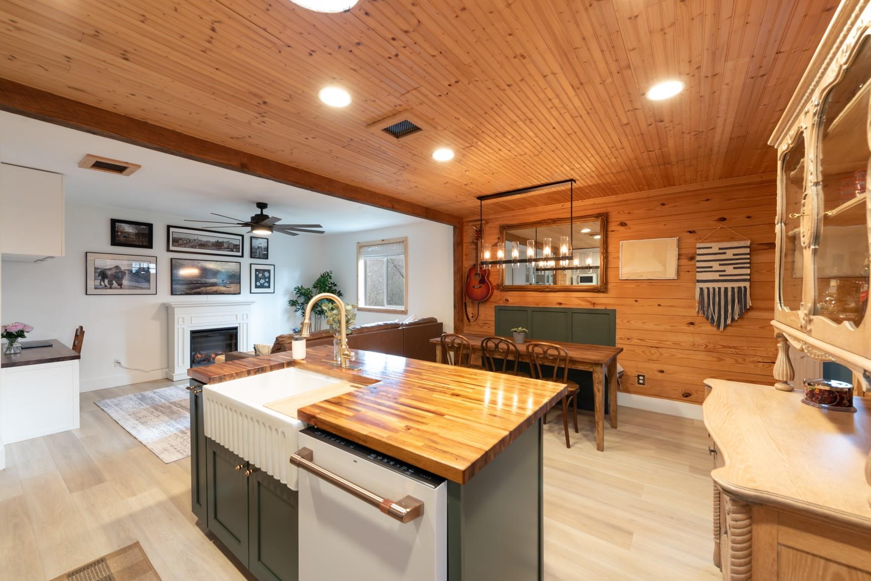 2646 Fm 1704, Elgin, TX 78621