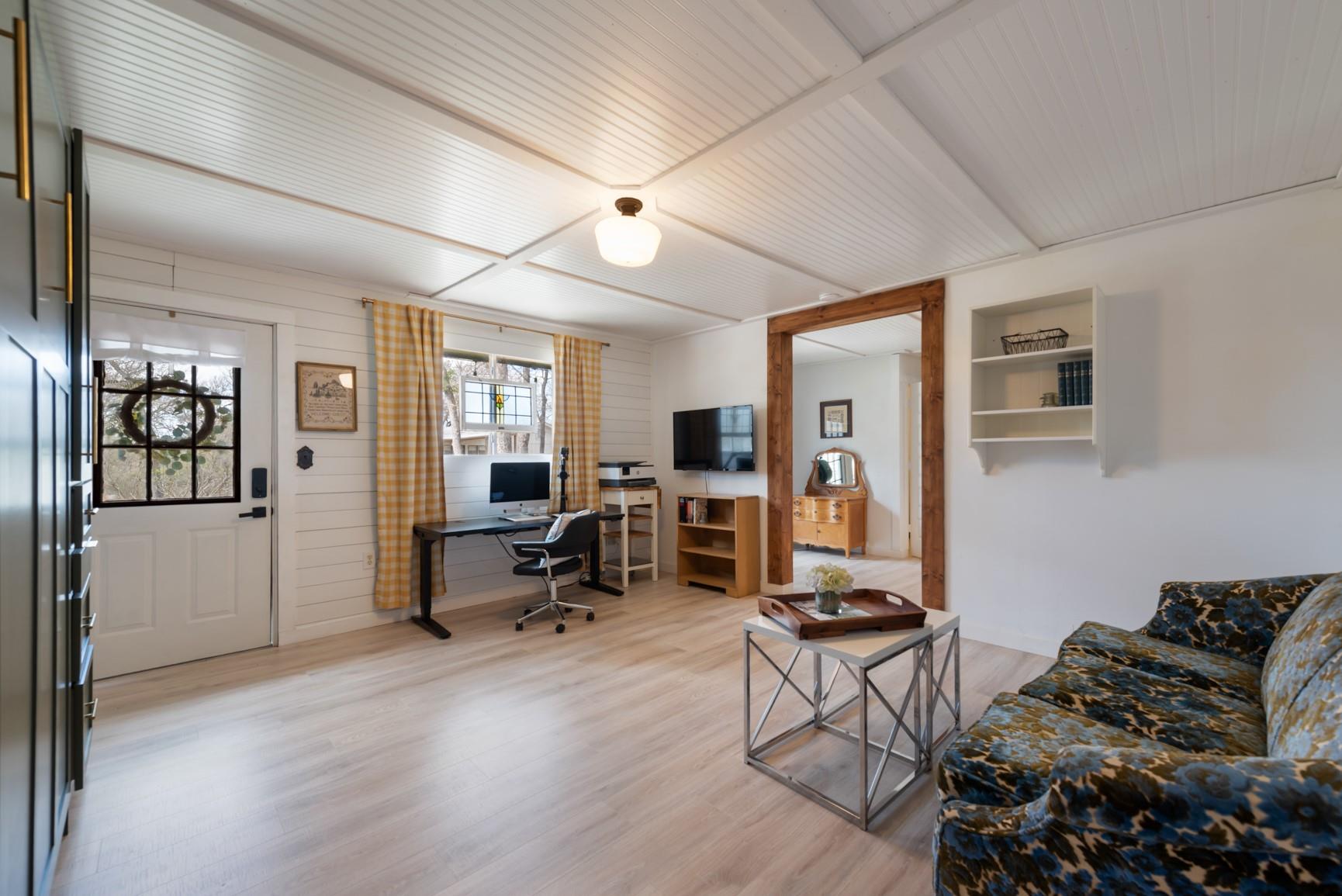 2646 Fm 1704, Elgin, TX 78621