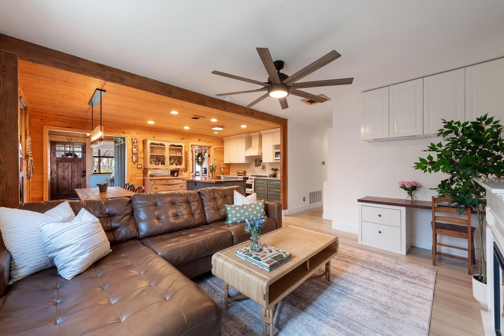 2646 Fm 1704, Elgin, TX 78621