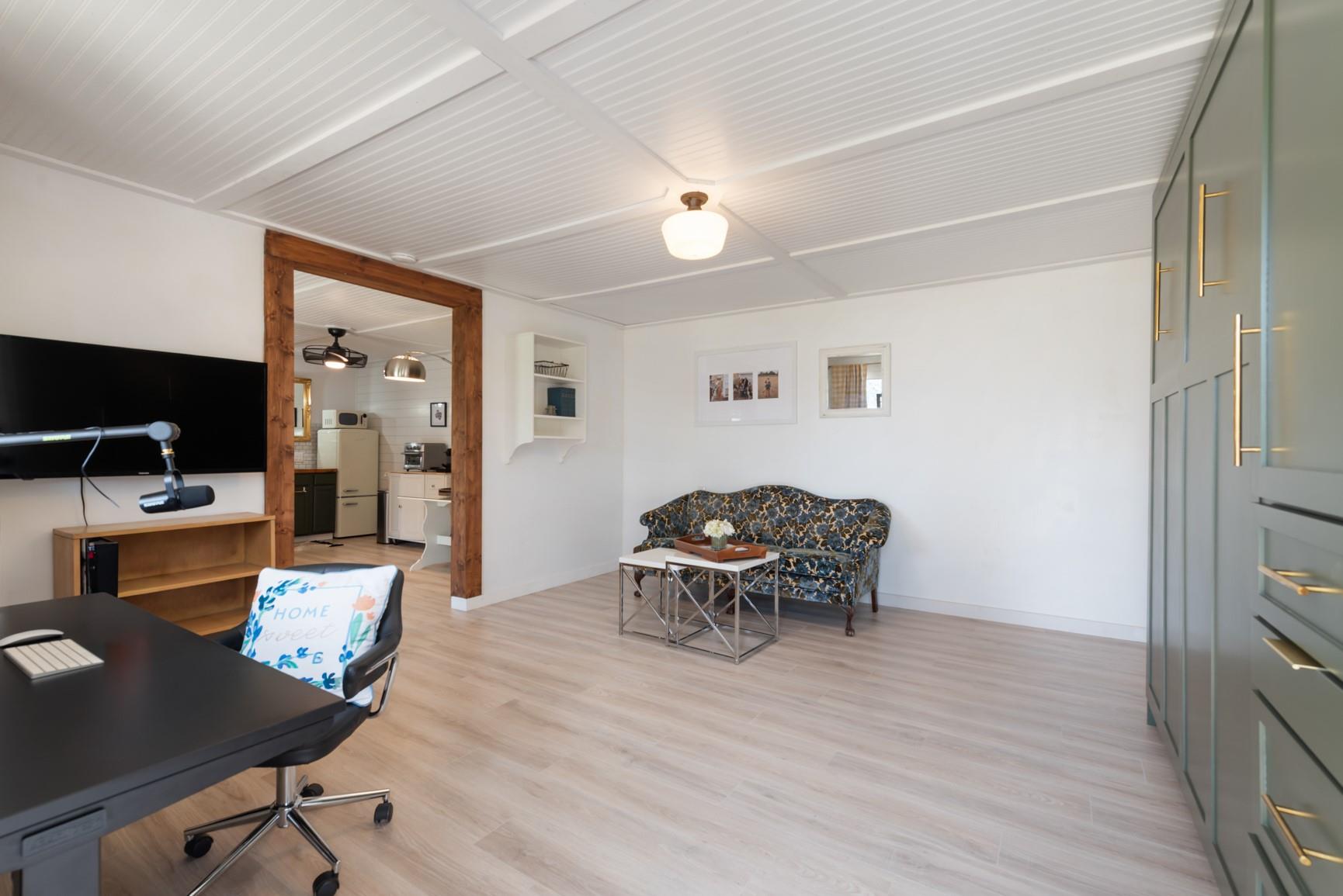 2646 Fm 1704, Elgin, TX 78621