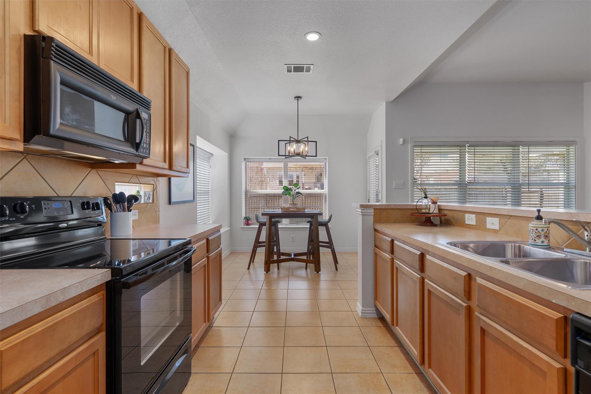 2801 Kickapoo Cavern Dr, Pflugerville, TX 78660