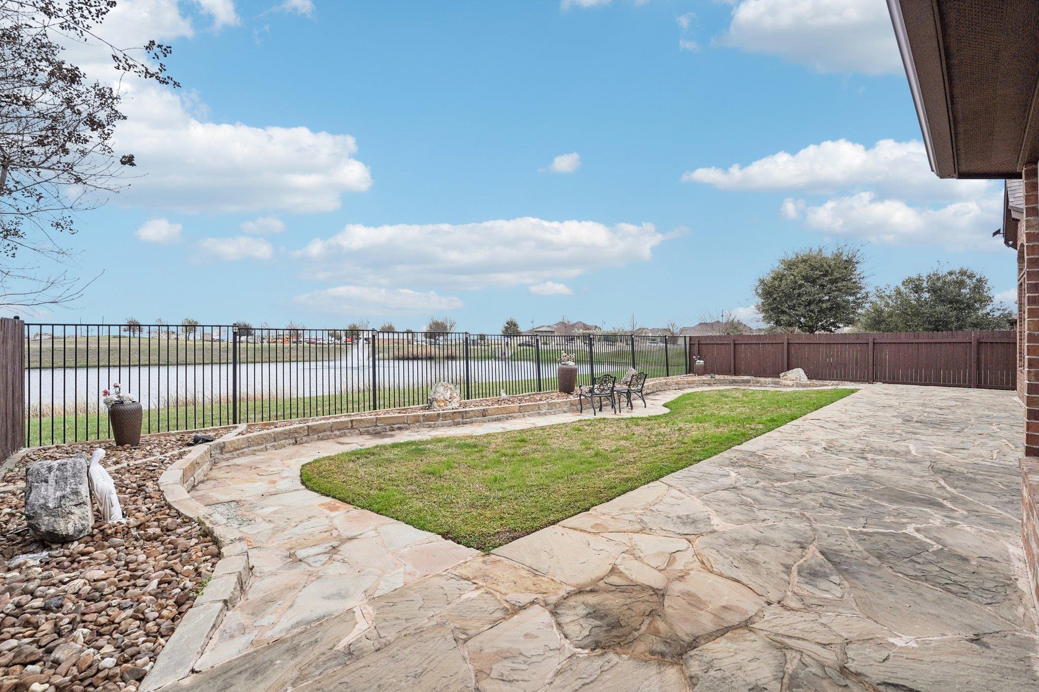204 Norcia Loop, Liberty Hill, TX 78642